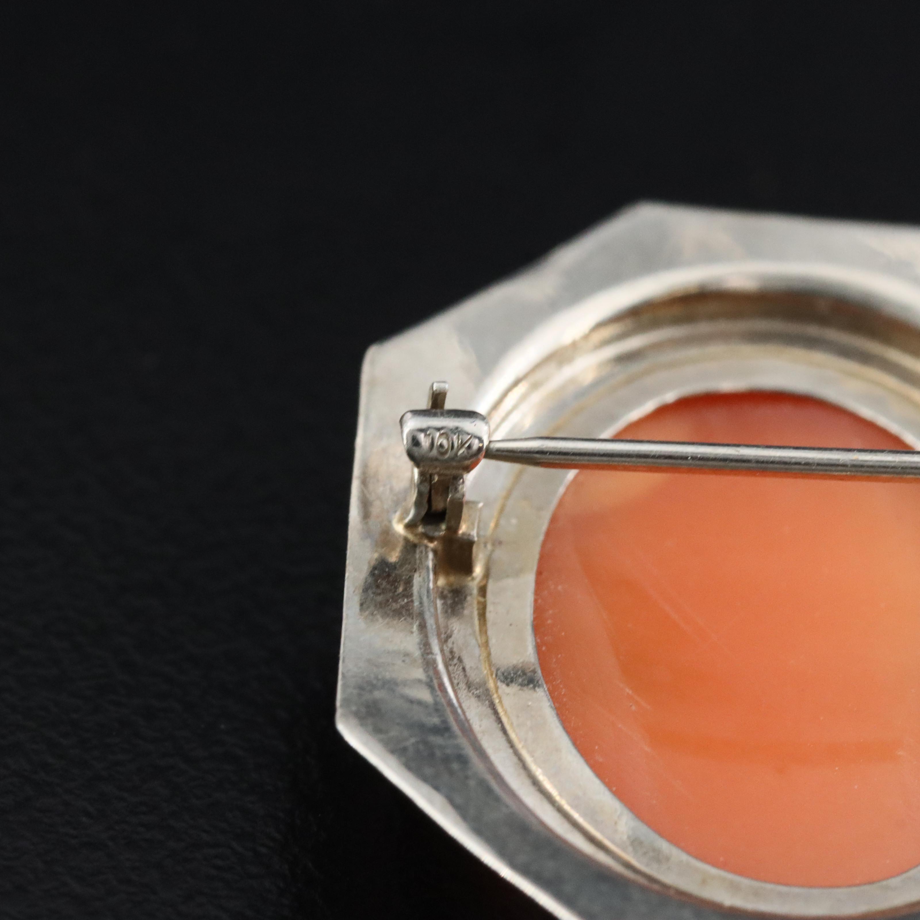 Vintage 10K Shell Cameo Brooch