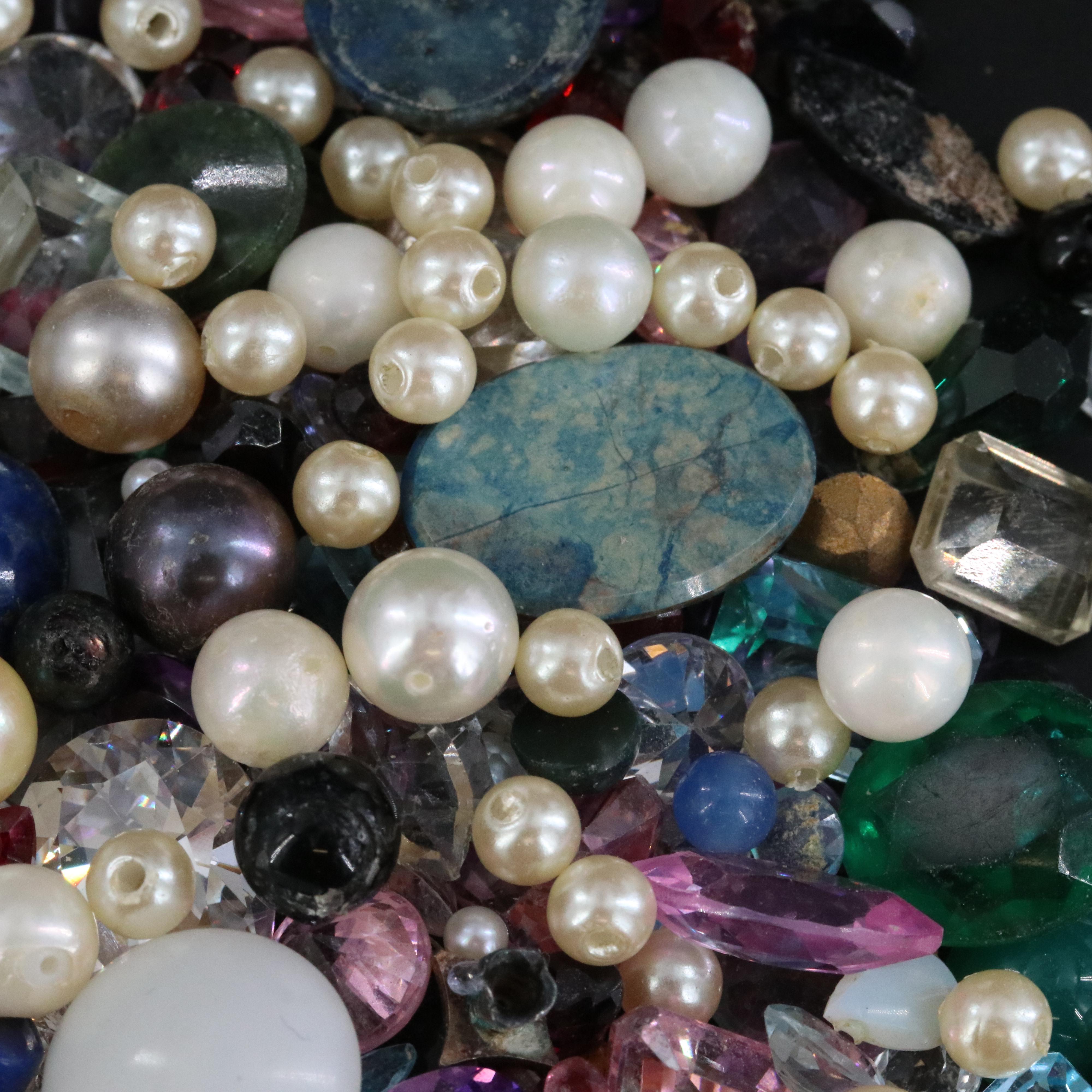 Loose Gemstones Including Topaz, Amethyst and Pearls