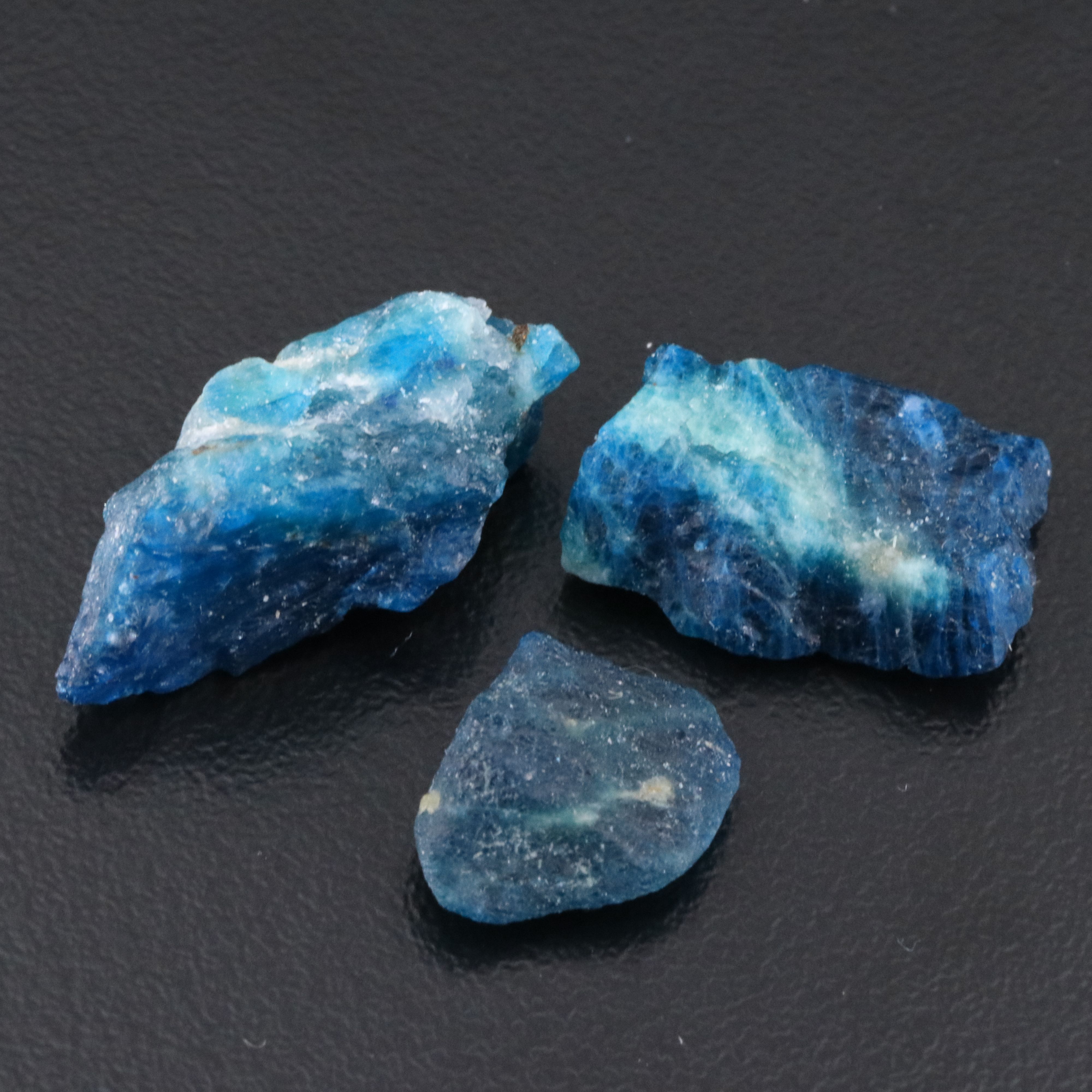 Loose 98.75 Rough Sodalite