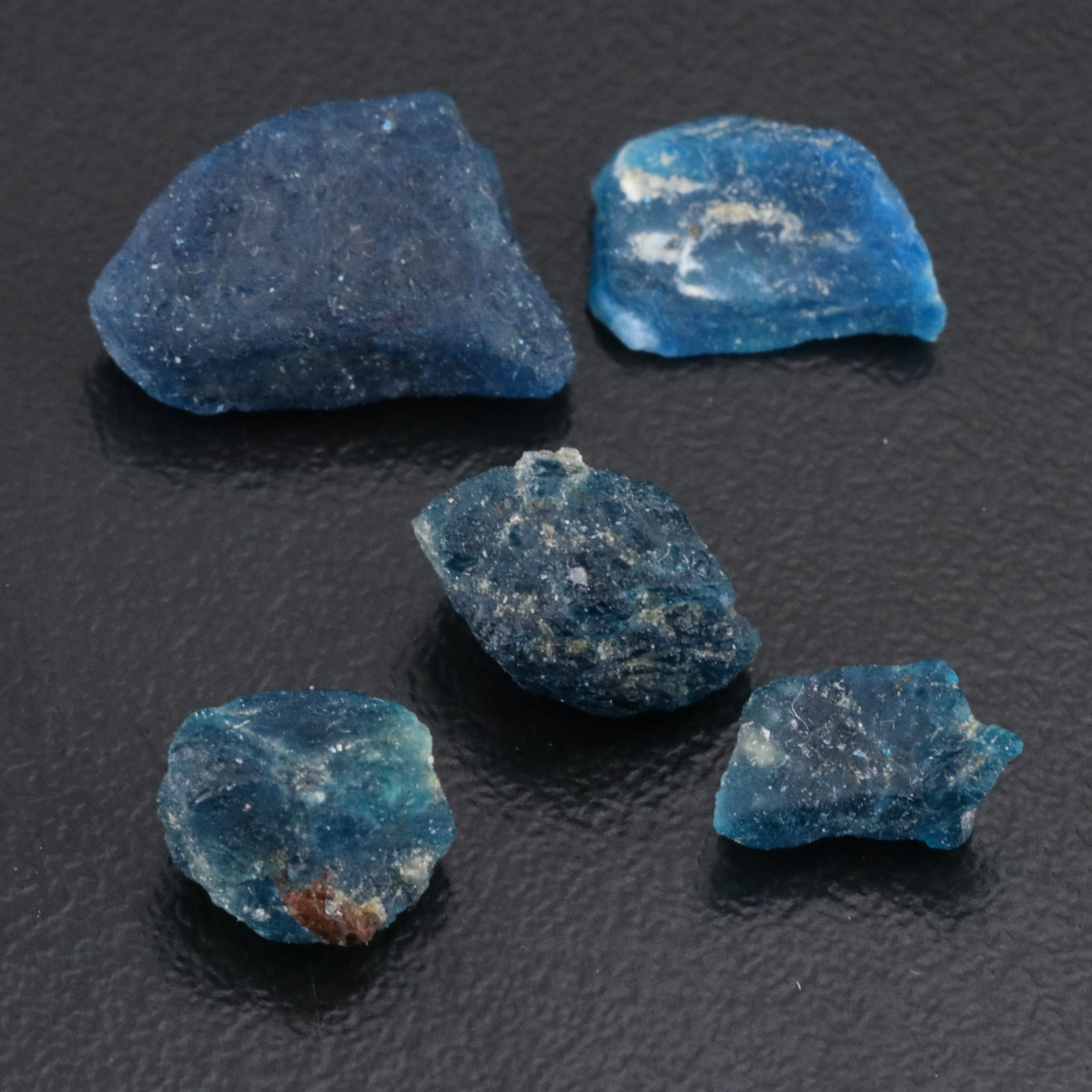 Loose 98.75 Rough Sodalite