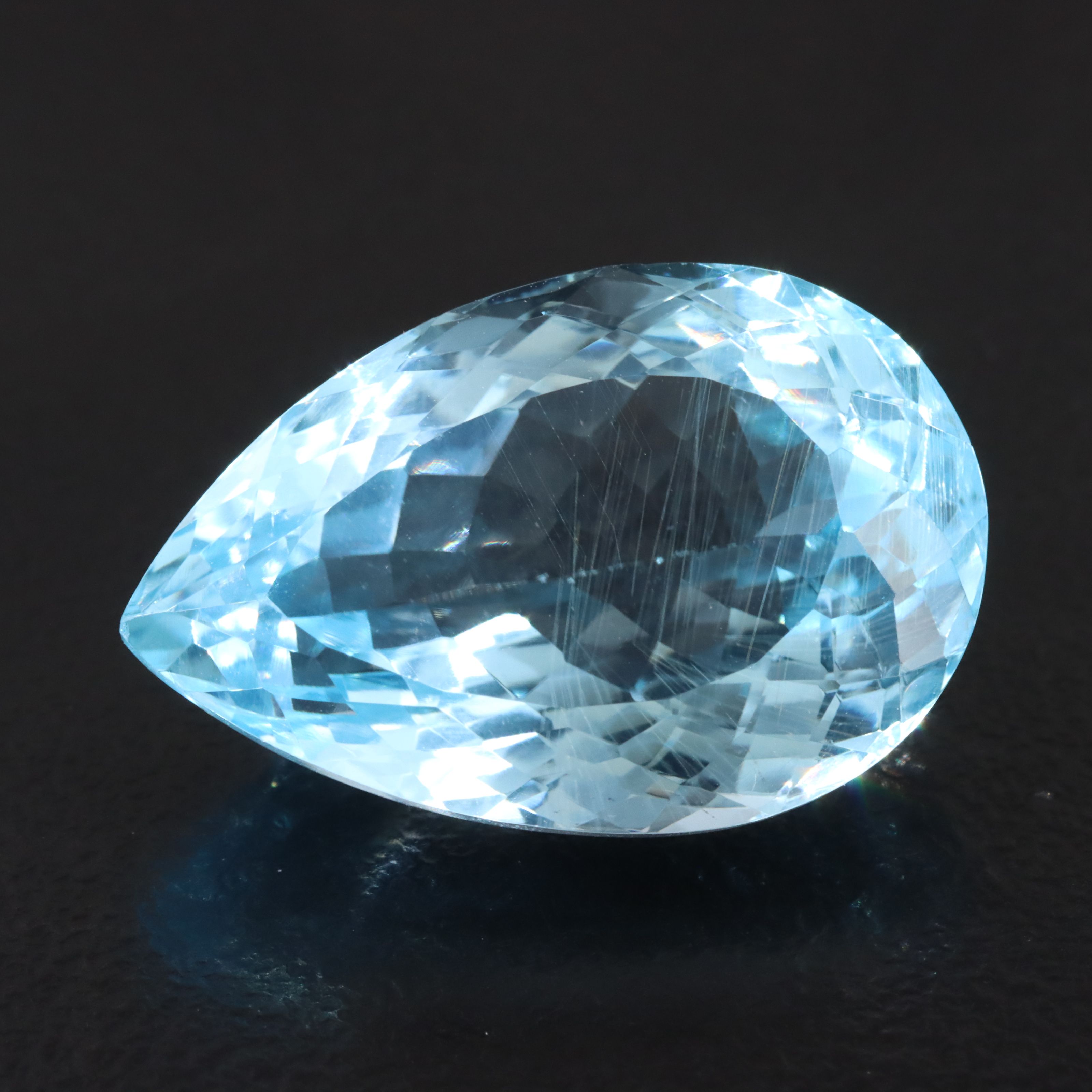 Loose 25.12 CT Topaz