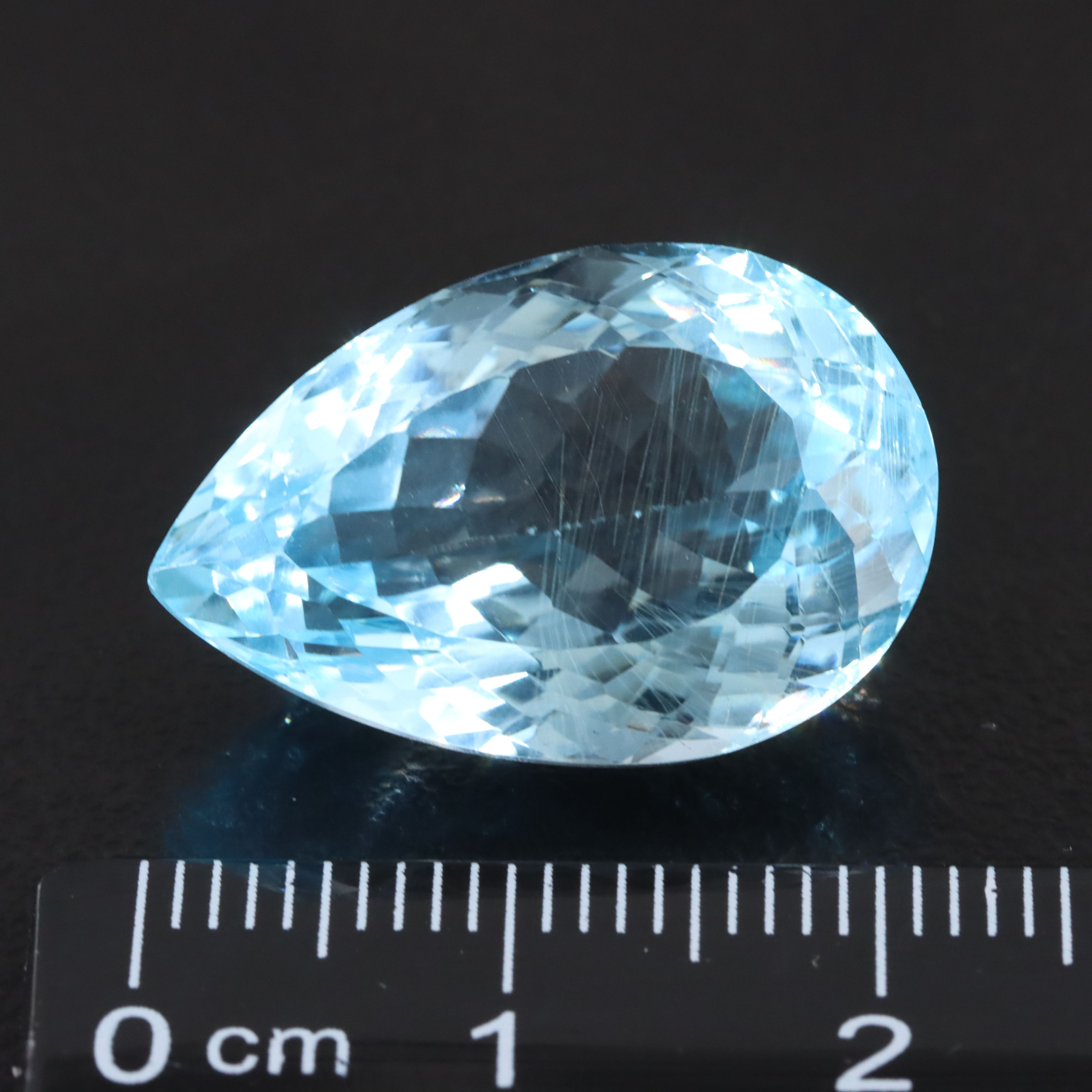 Loose 25.12 CT Topaz