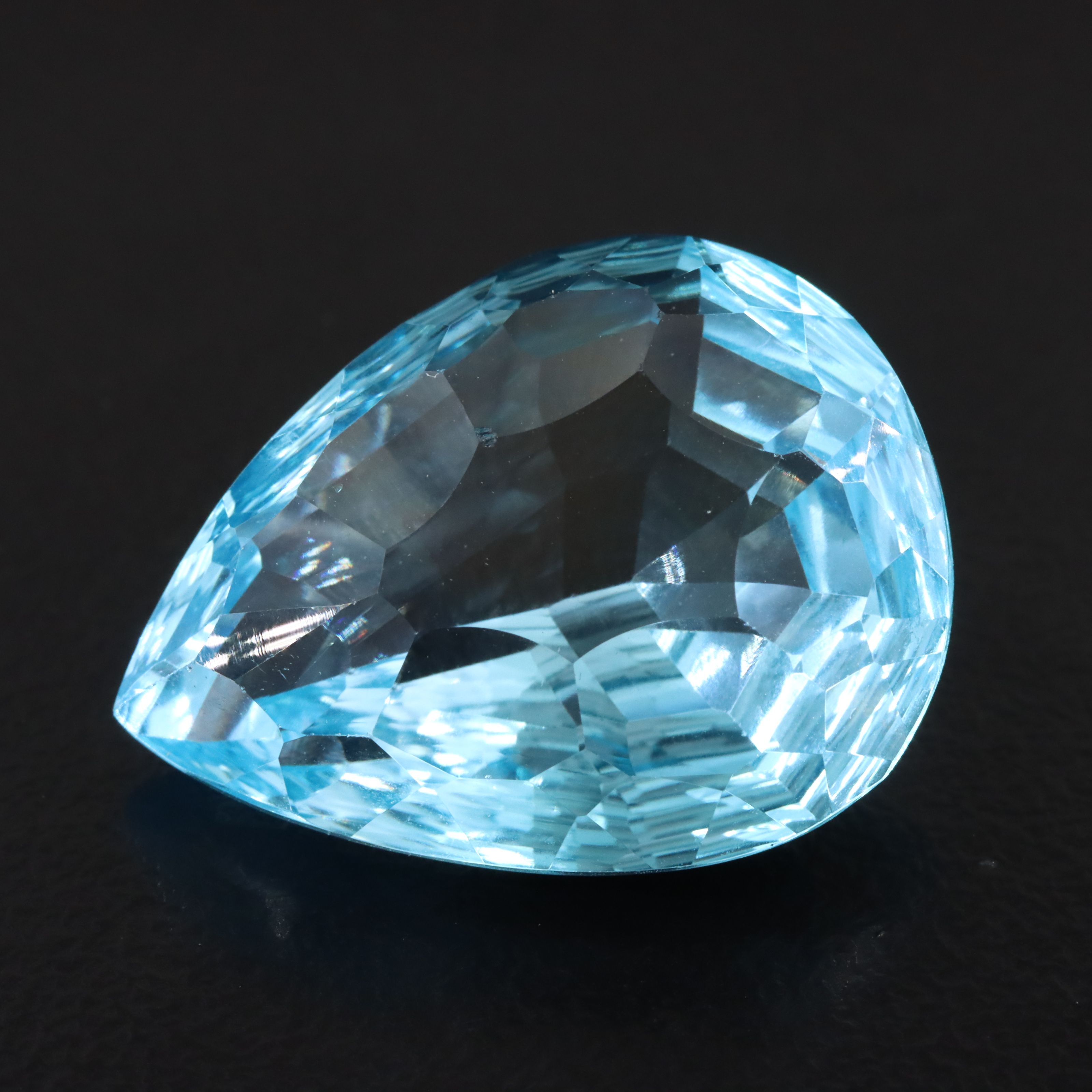 Loose 28.56 CT Topaz