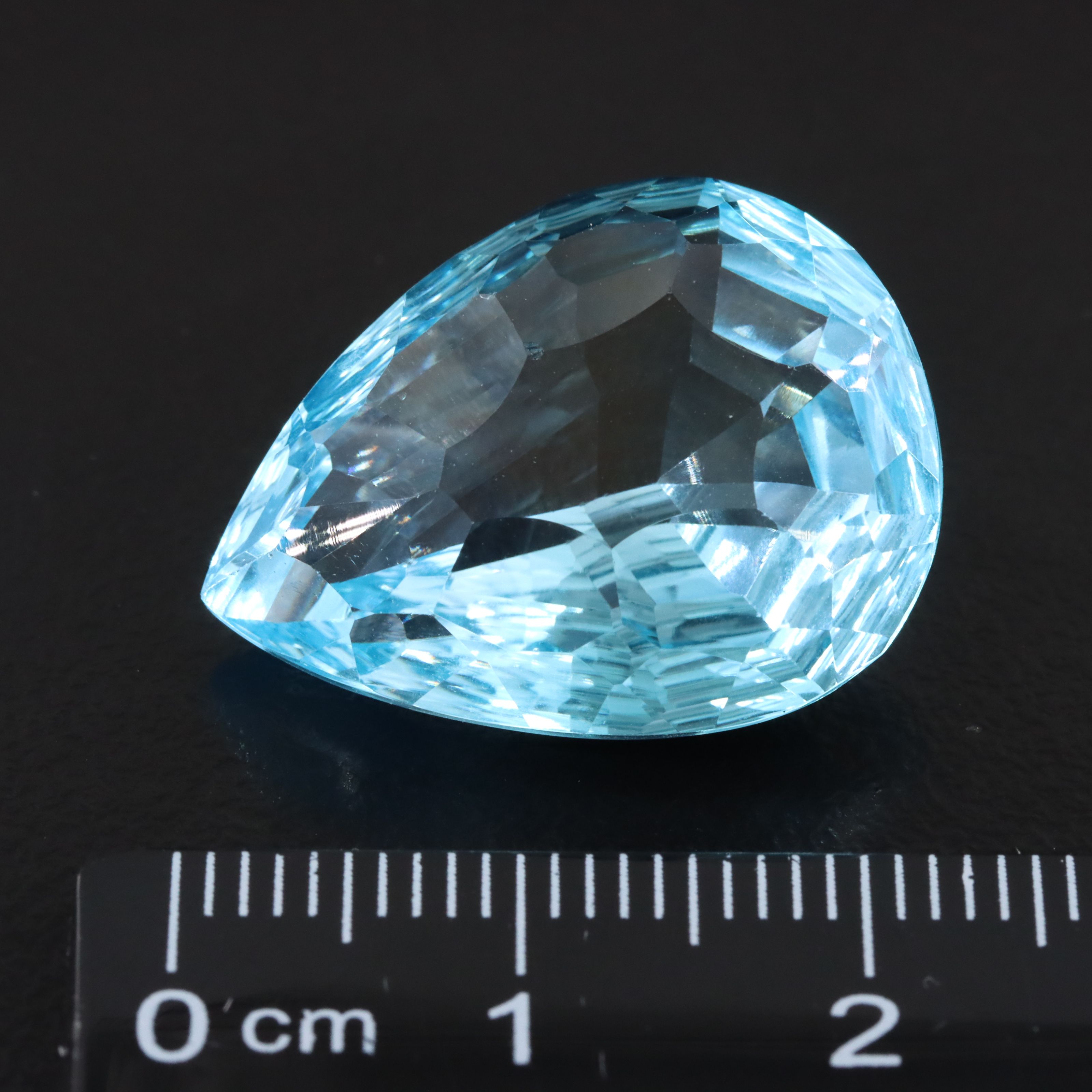 Loose 28.56 CT Topaz