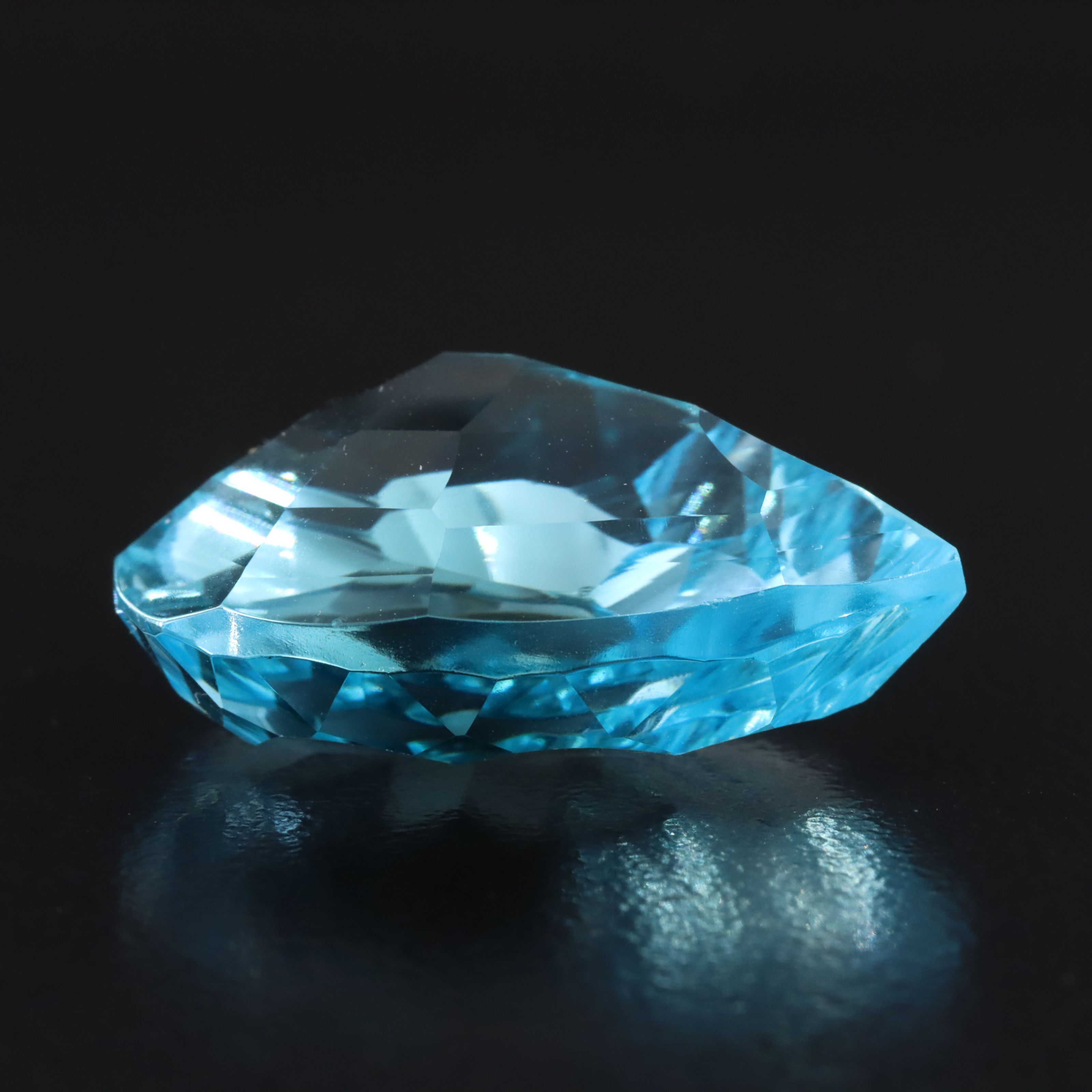 Loose 28.56 CT Topaz