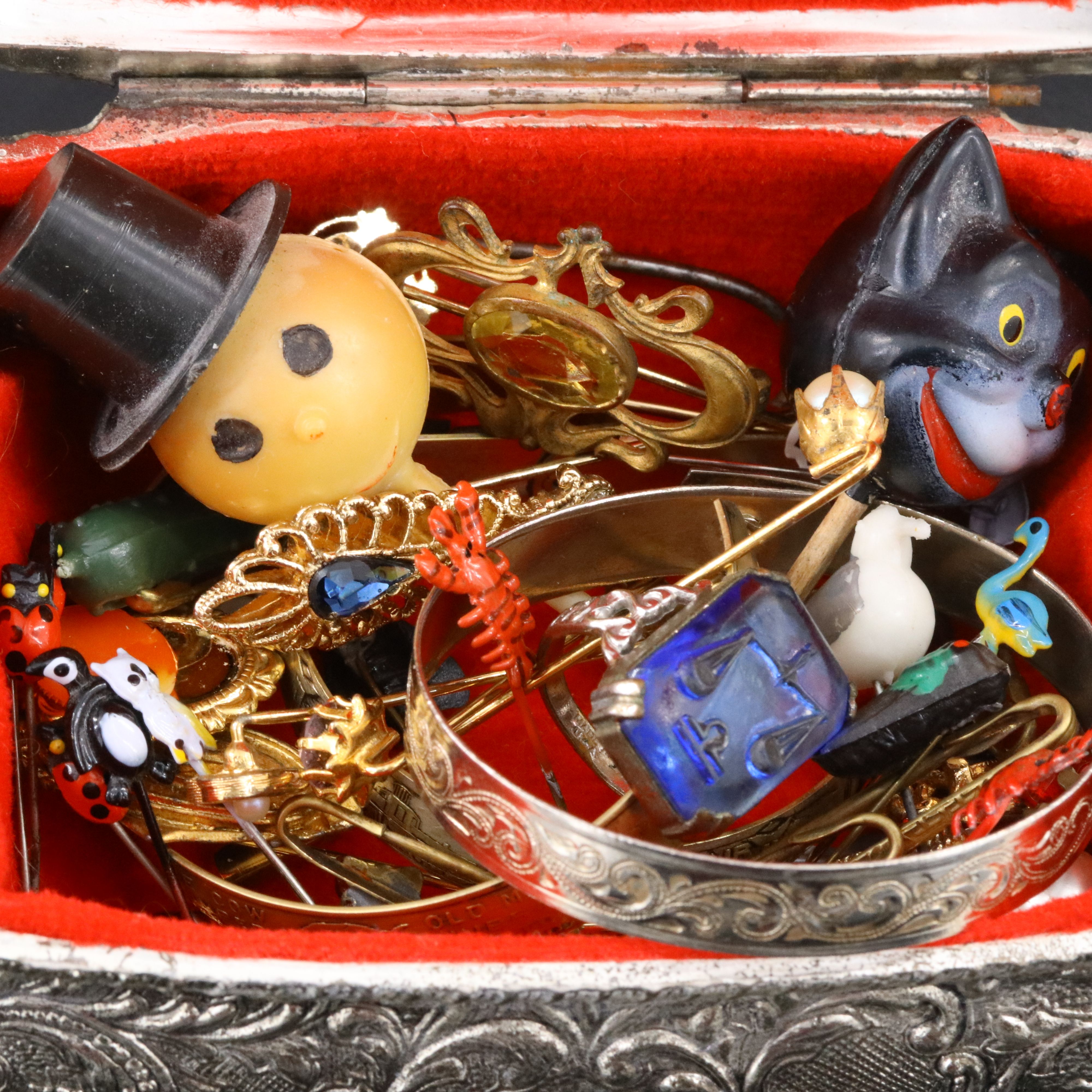 Uncommon Discoveries: Jewelry Collection