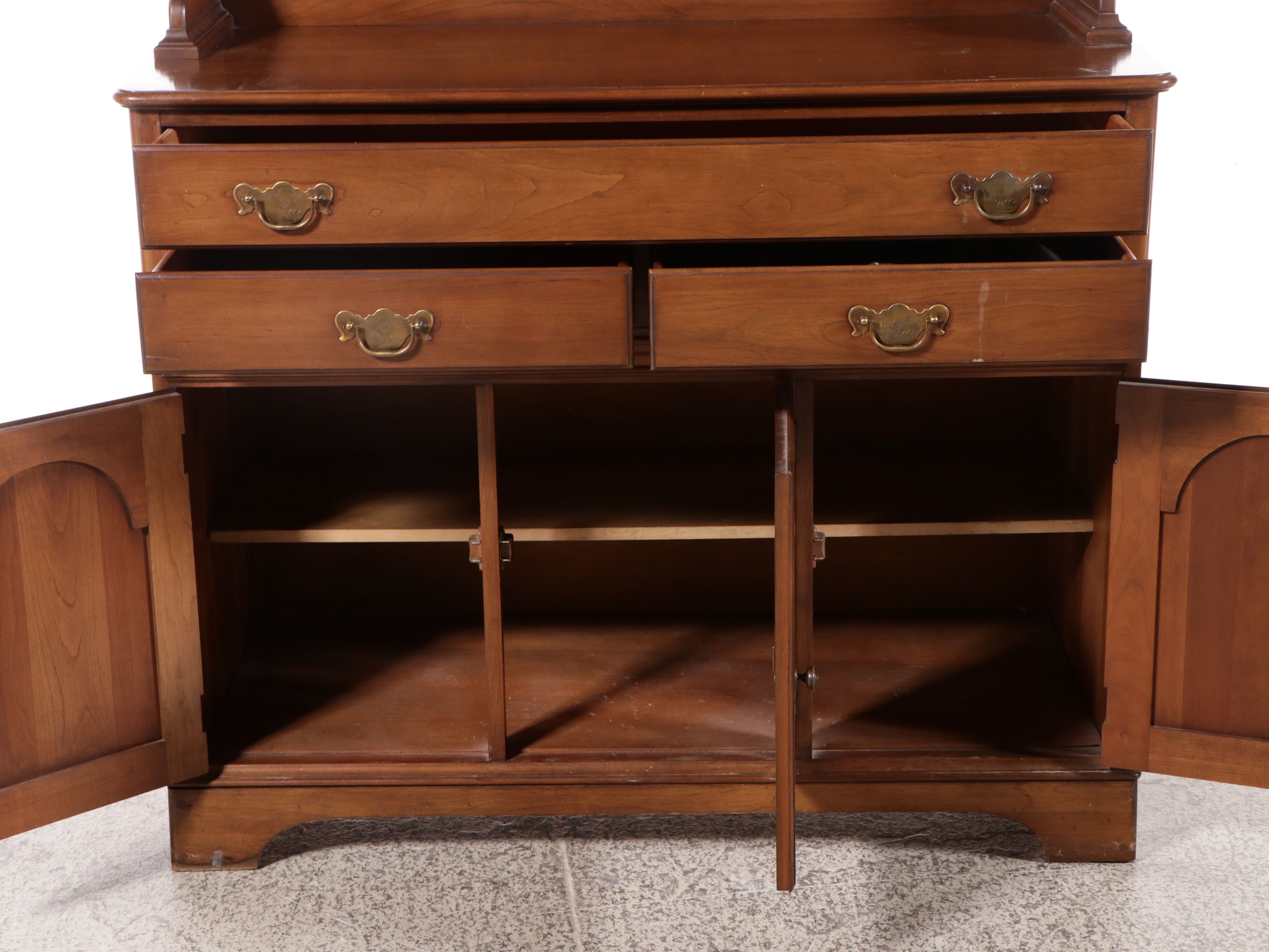 Colonial Style Walnut Finish Hutch, Mid to Late 20th CEntury
