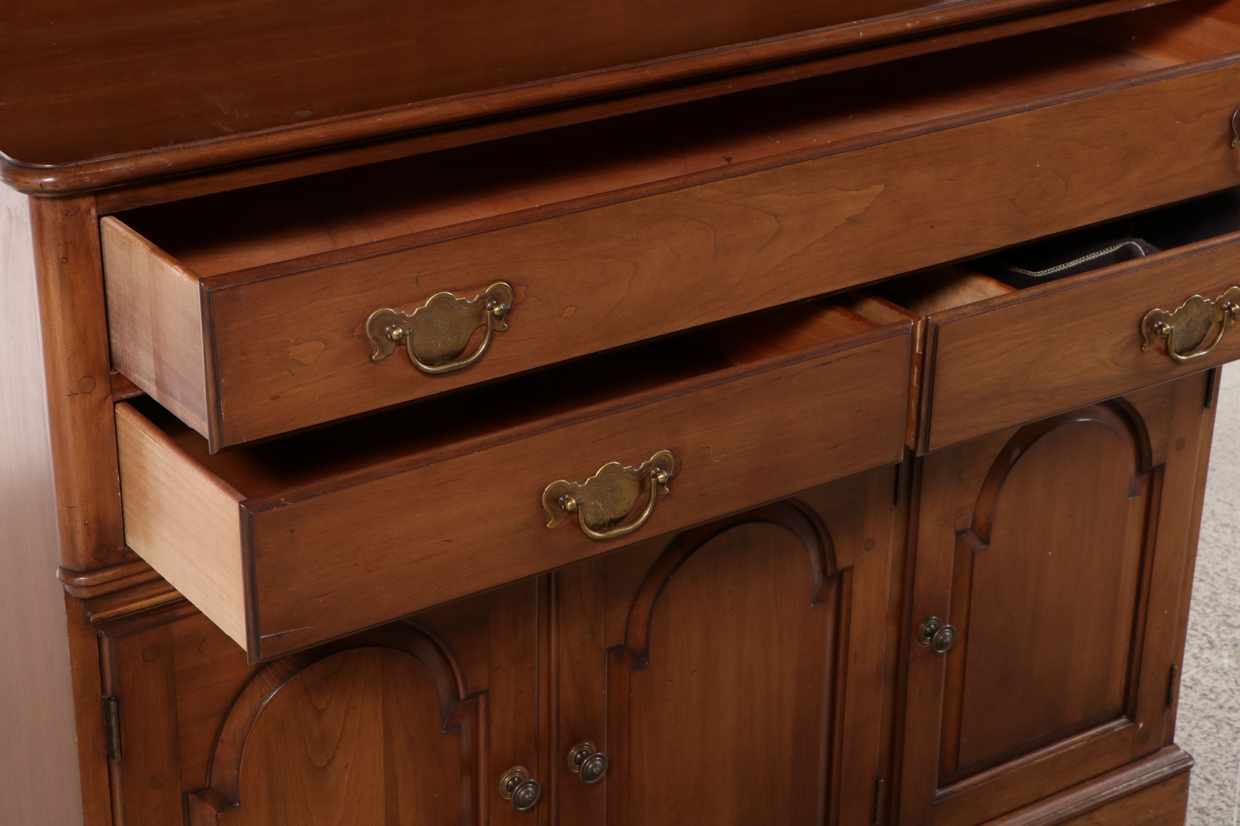 Colonial Style Walnut Finish Hutch, Mid to Late 20th CEntury