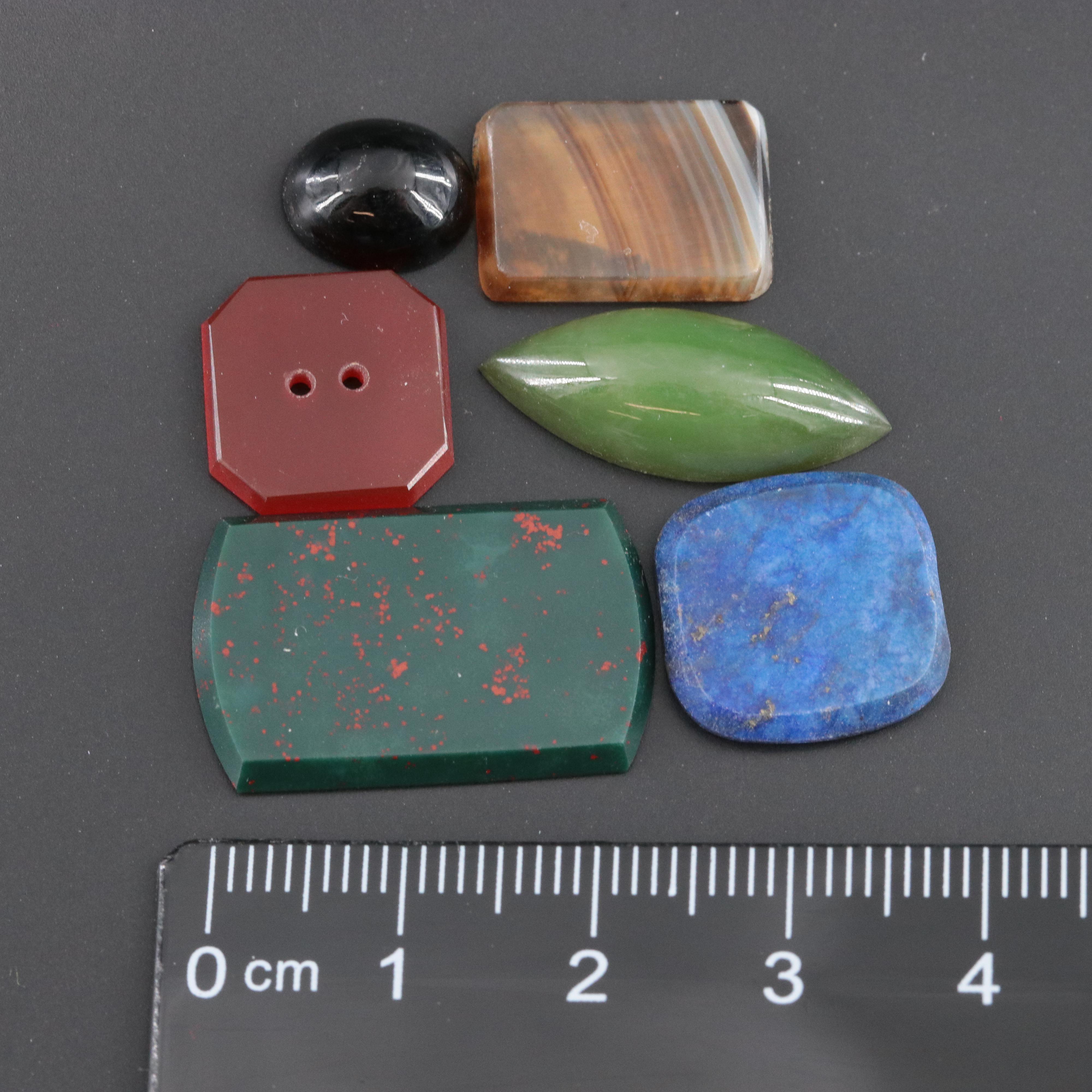 Loose Gemstones Including Agate, Jadeite and Black Onyx