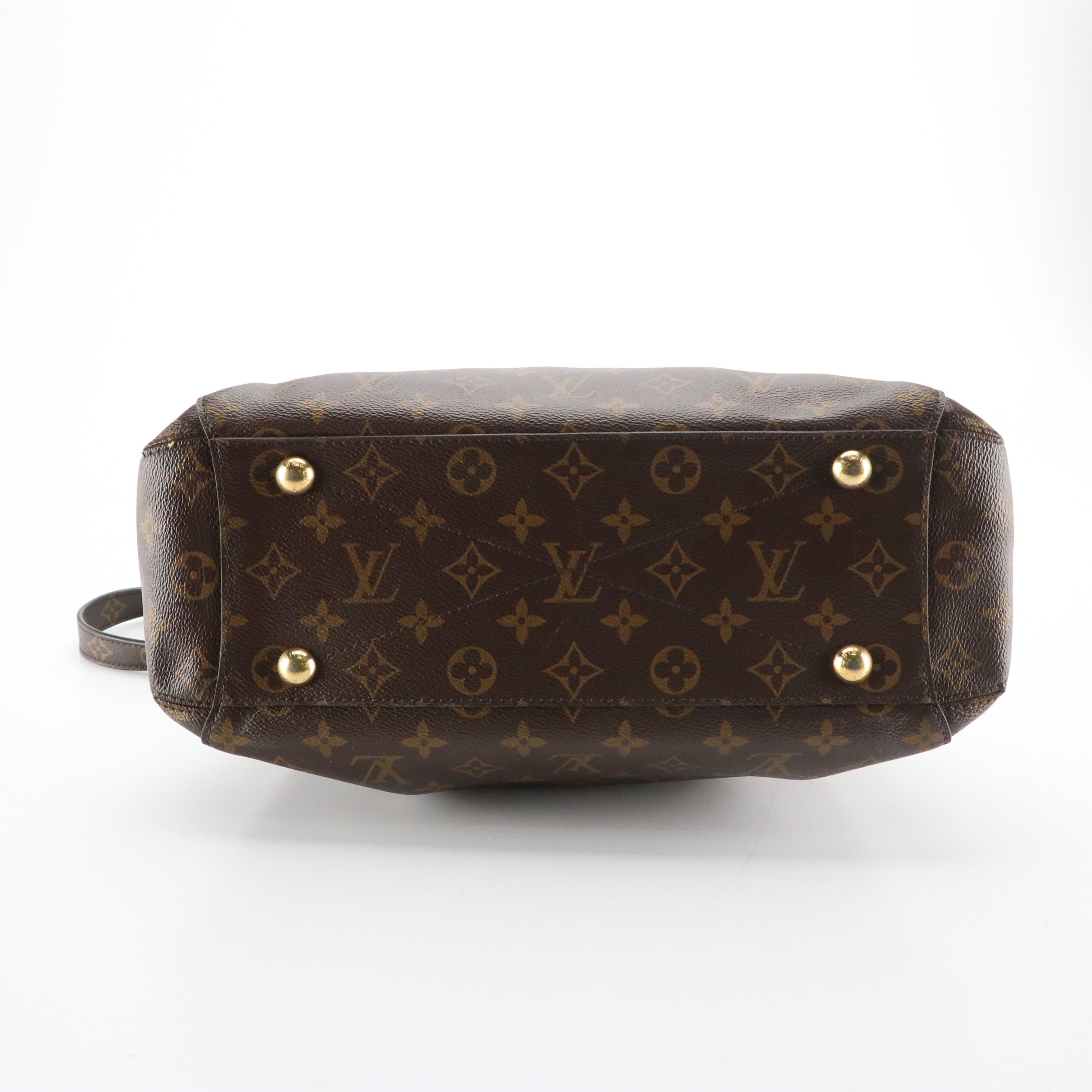 Louis Vuitton Montaigne MM Bag in Monogram Canvas and Vachetta Leather Trim