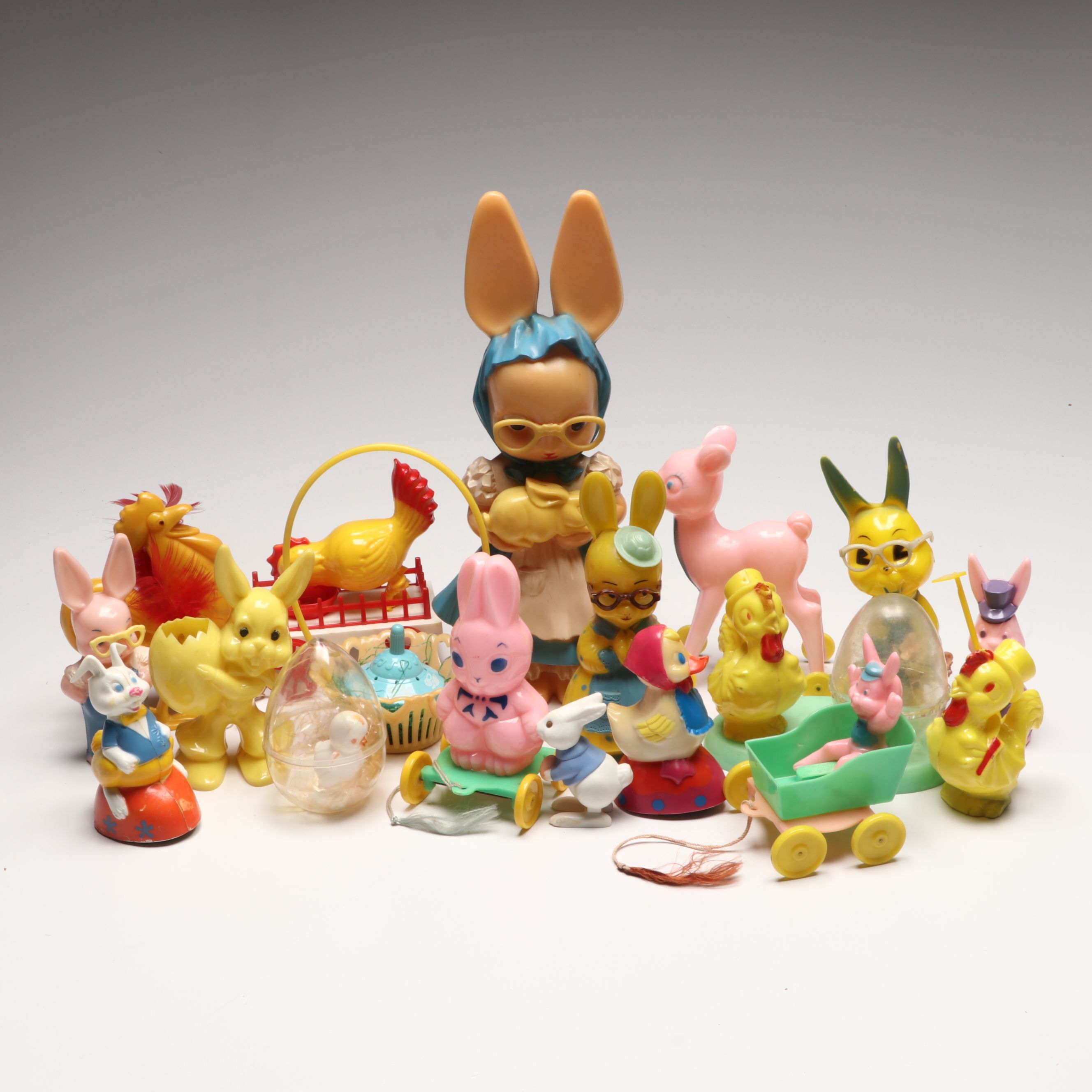 Knickerbocker Bunny Piggy Bank with More Easter Decorations