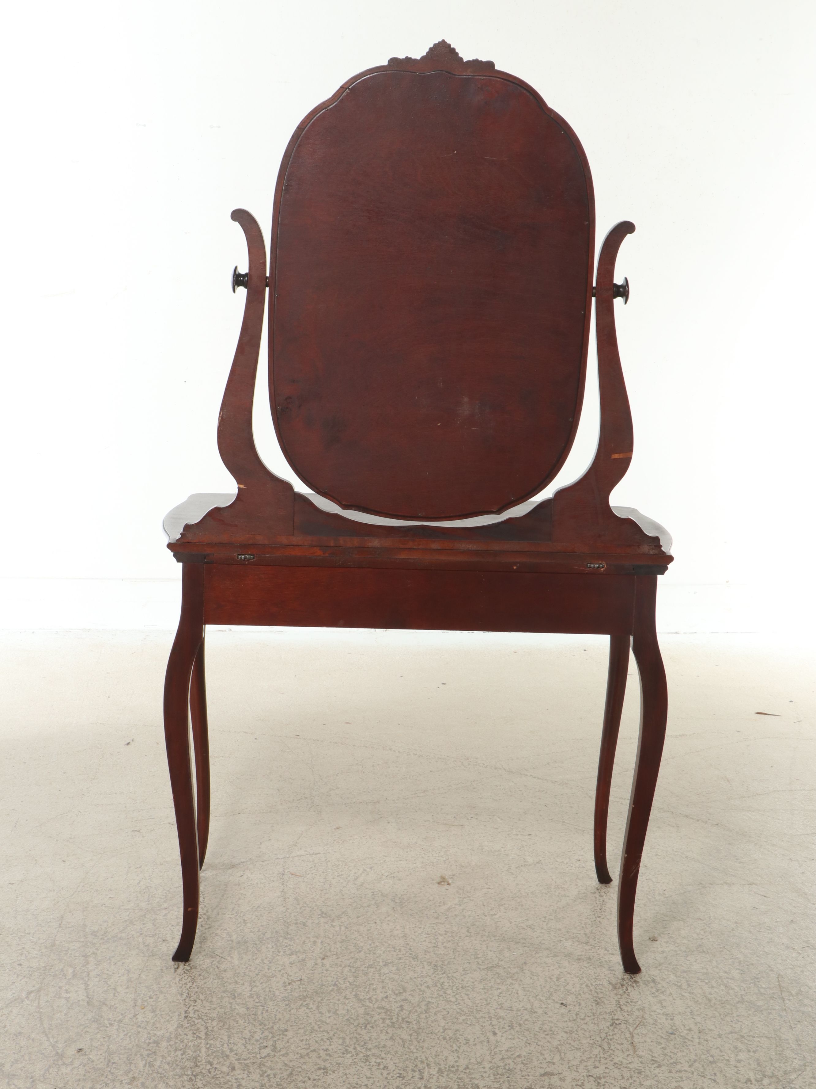 The Widdicomb Furniture Co Hepplewhite Style Mahogany Dressing Table