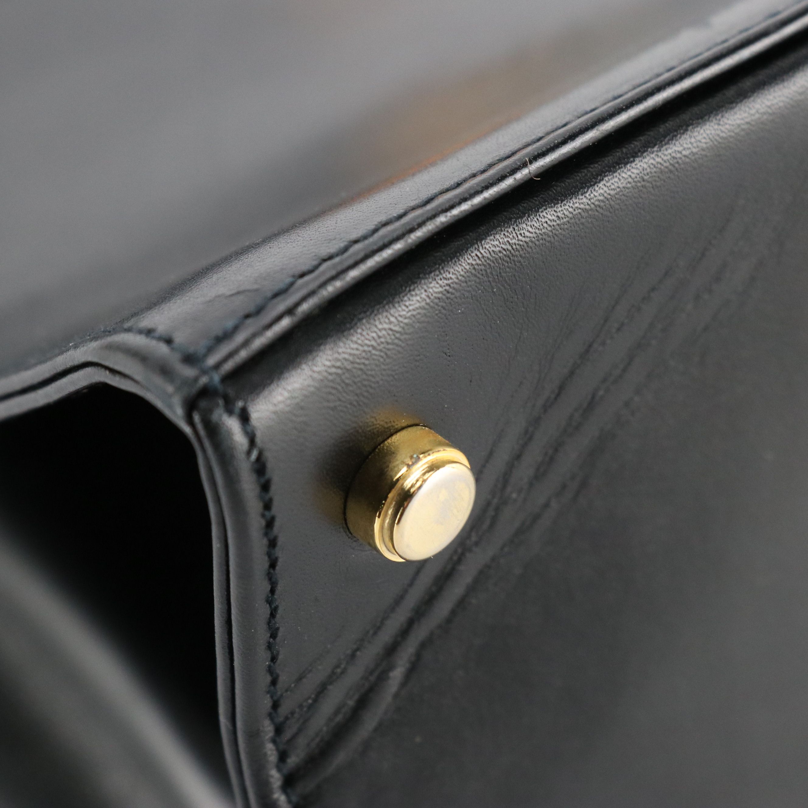 Salvatore Ferragamo Vara Bow Two-Way Handbag in Black Leather