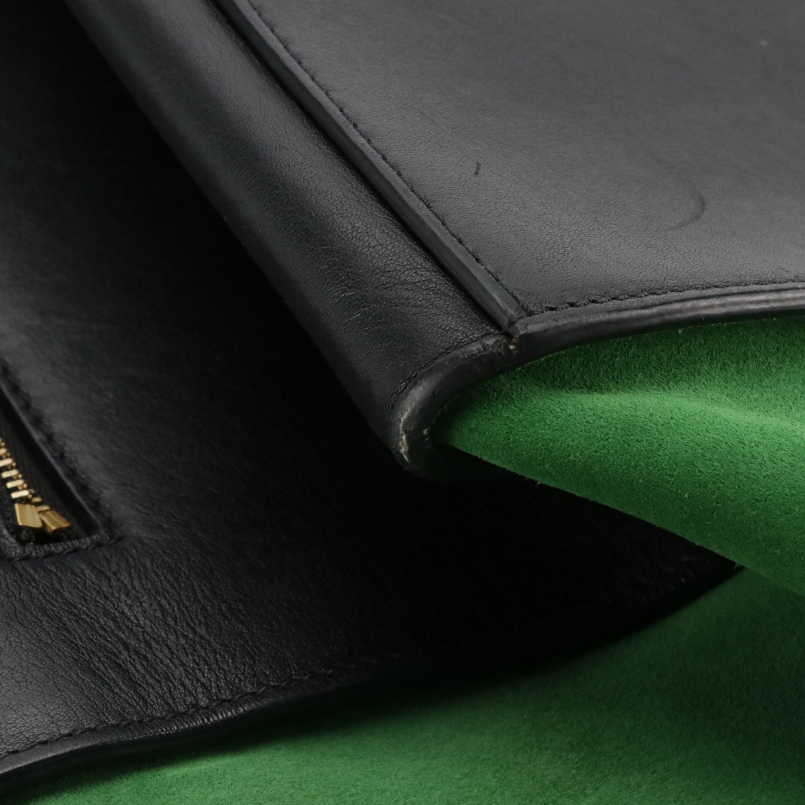 Céline Medium Trapeze Two-Way Bag in Navy Blue Calfskin Leather and Green Suede