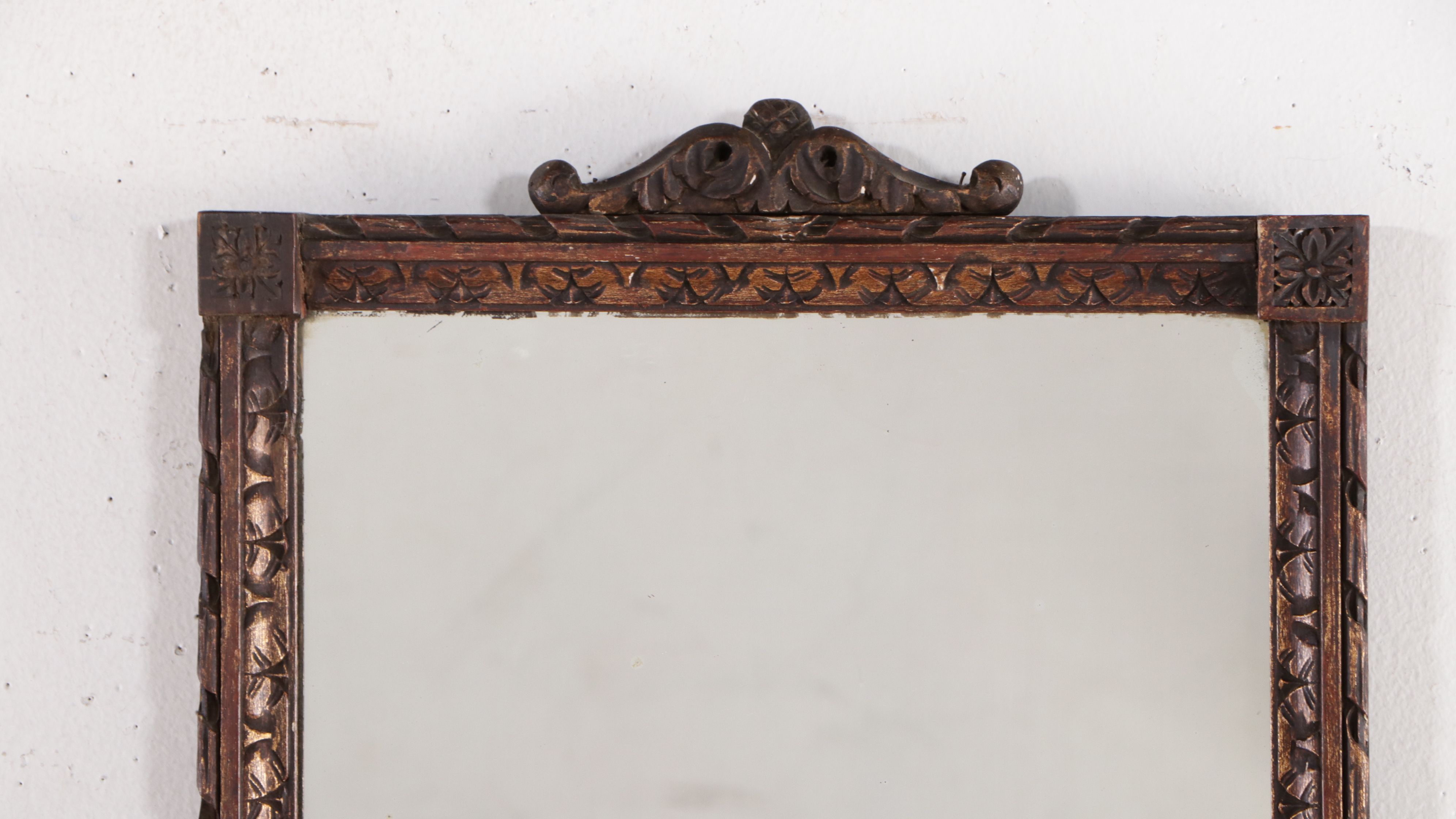 Charles Lowe & Sons English Adams Style Carved Giltwood Wall Mirror