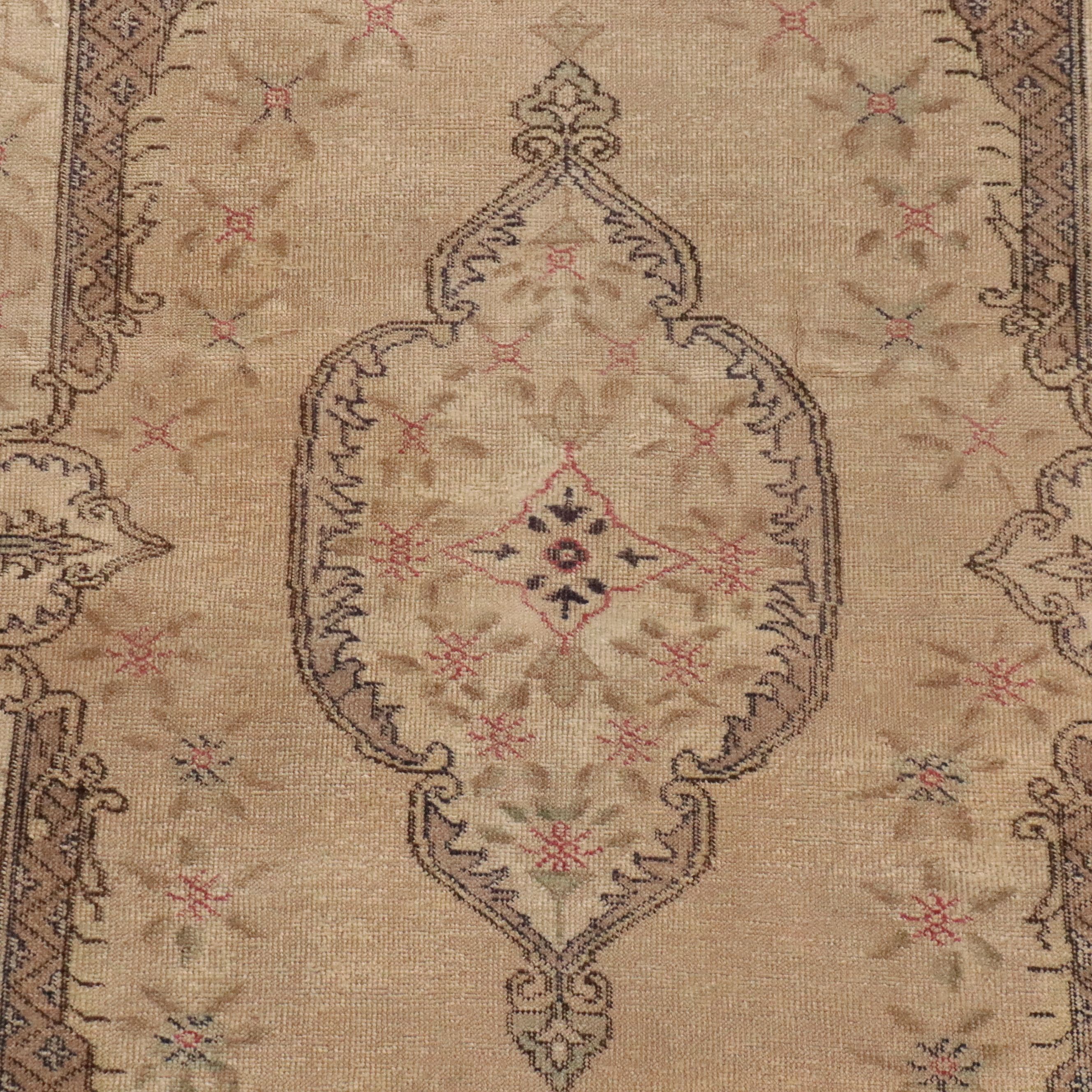 3'8 x 7' Hand-Knotted Turkish Sivas Area Rug