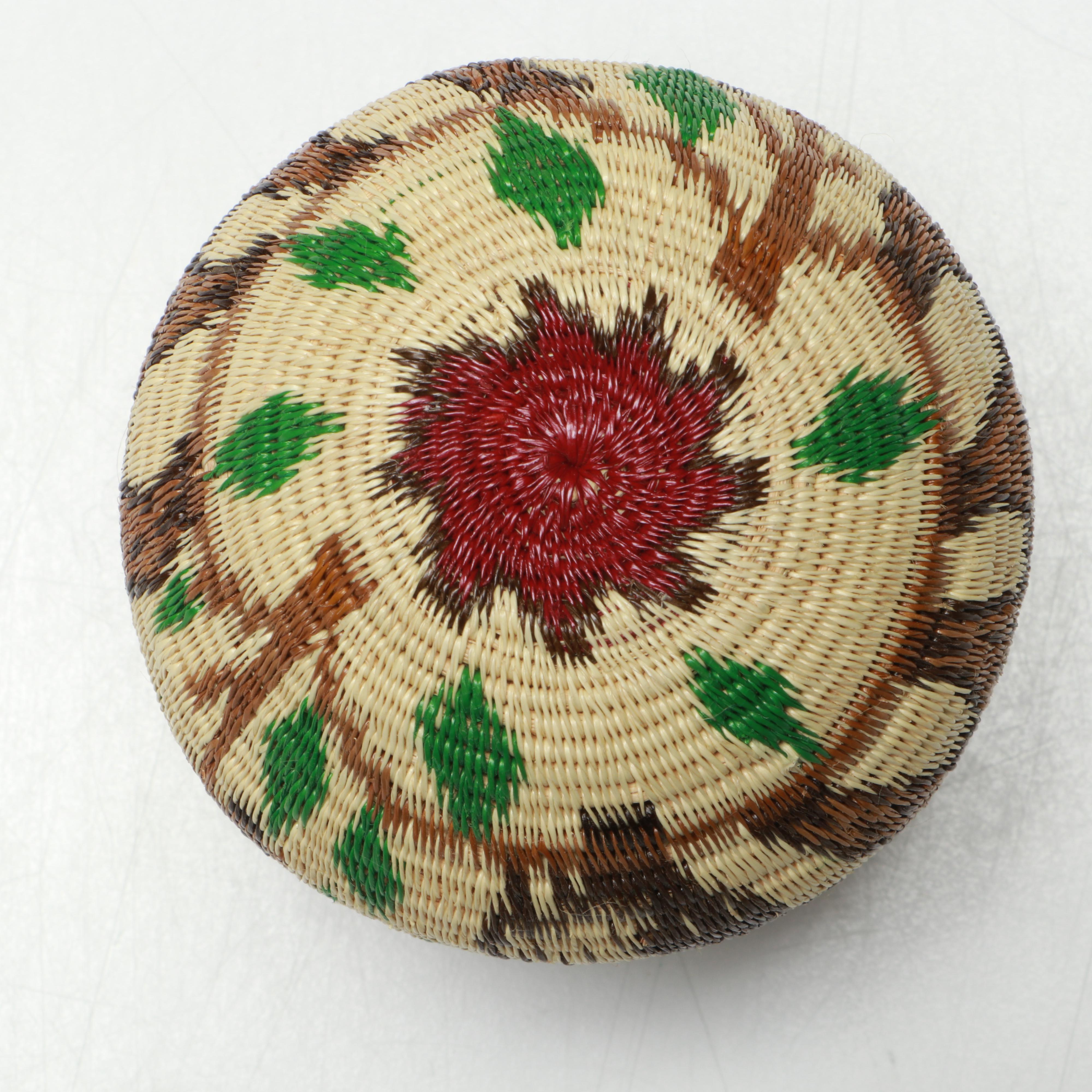 Panamanian Emberá-Wounaan Chunga Fiber Figural Adornments and Basket