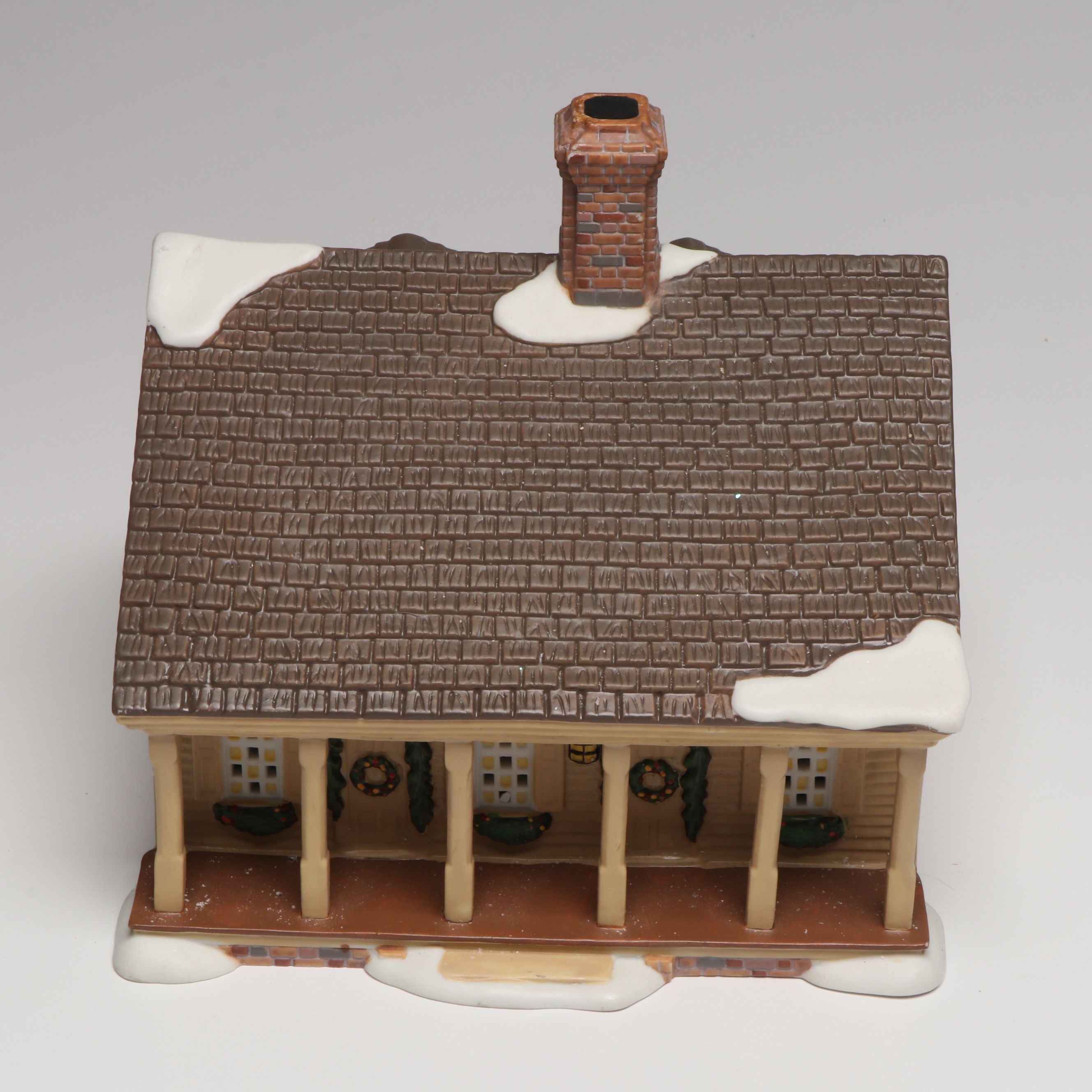 Department 56 "R. Charlton's Coffeehouse" and More Williamsburg Sets