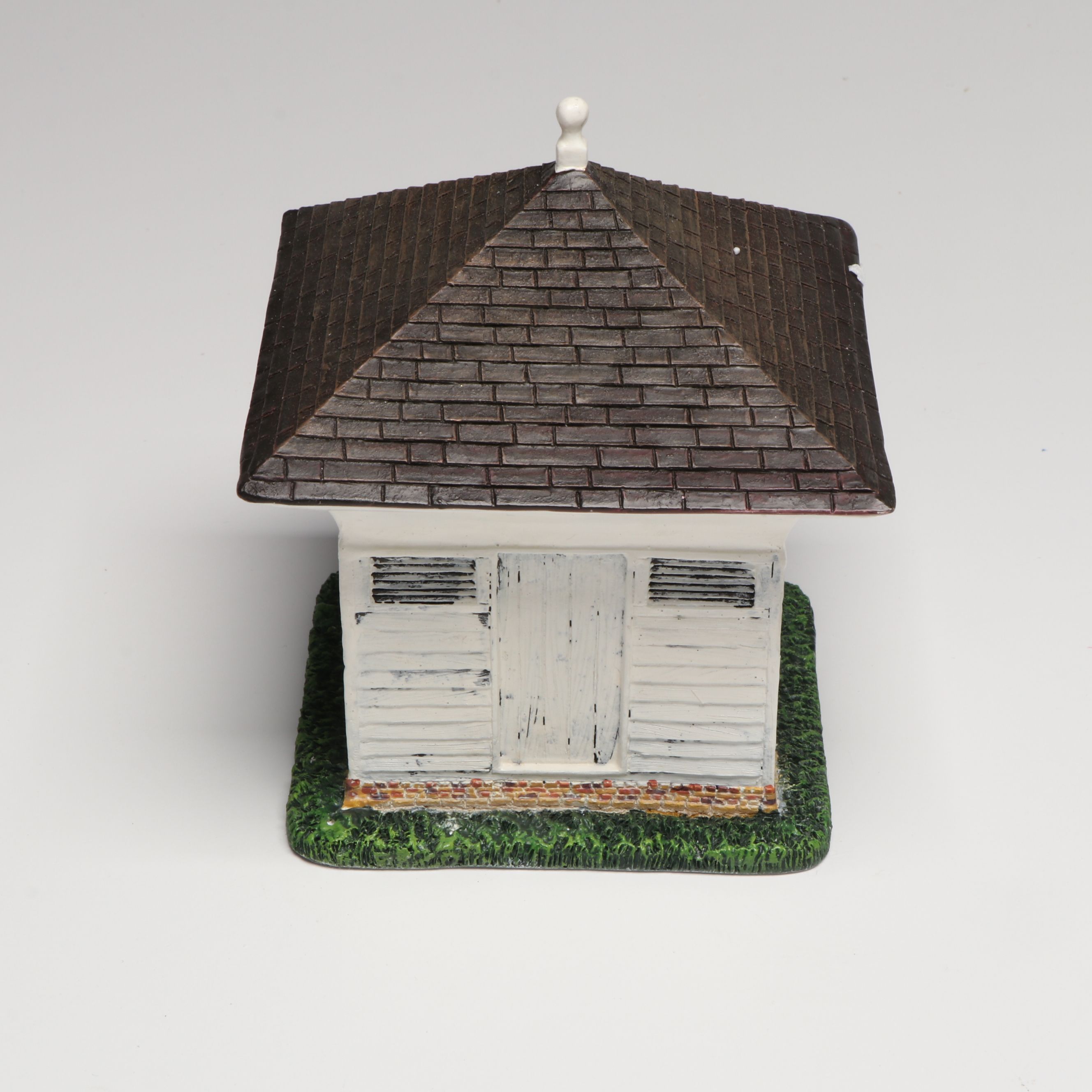 Department 56 "R. Charlton's Coffeehouse" and More Williamsburg Sets