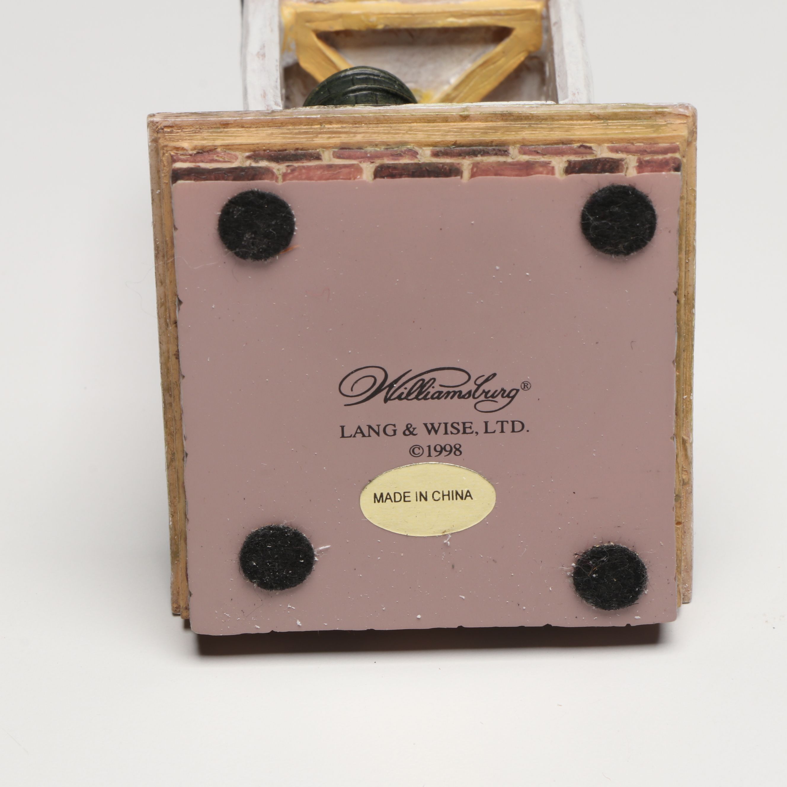 Department 56 "R. Charlton's Coffeehouse" and More Williamsburg Sets