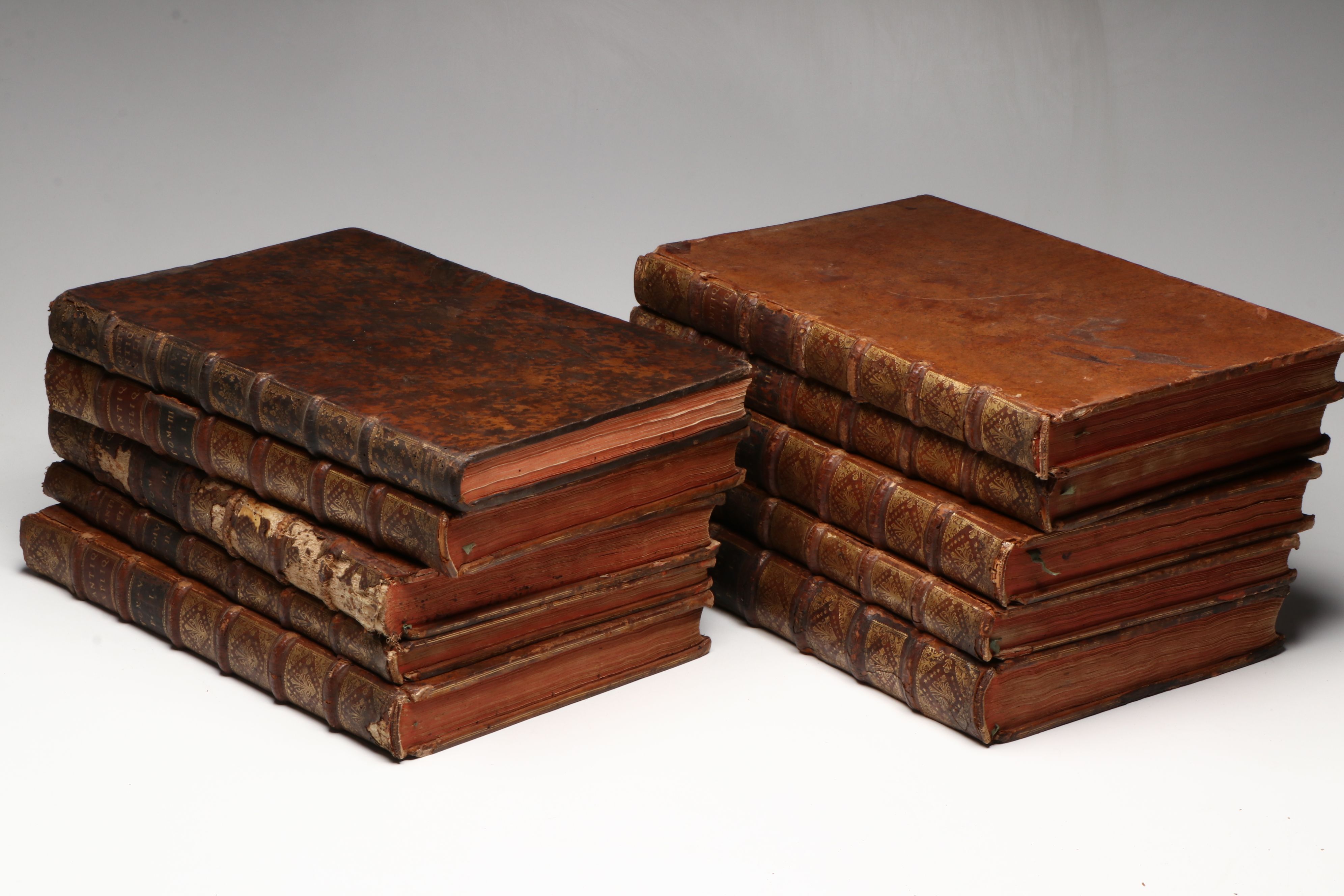 "L'Antiquité expliquée et représentée en figures" Complete Set by Montfaucon