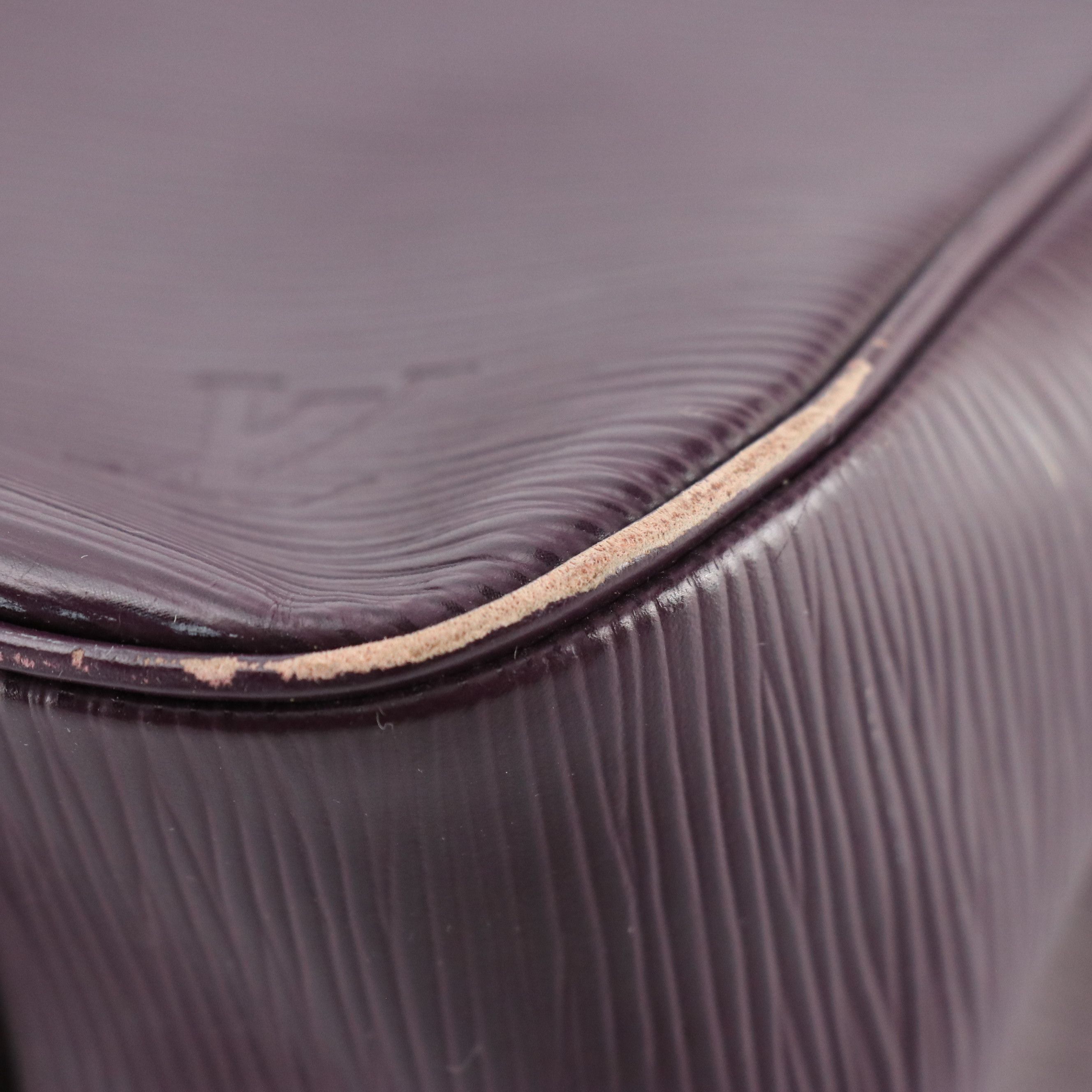 Louis Vuitton Passy GM Shoulder Bag in Cassis Epi and Smooth Leather