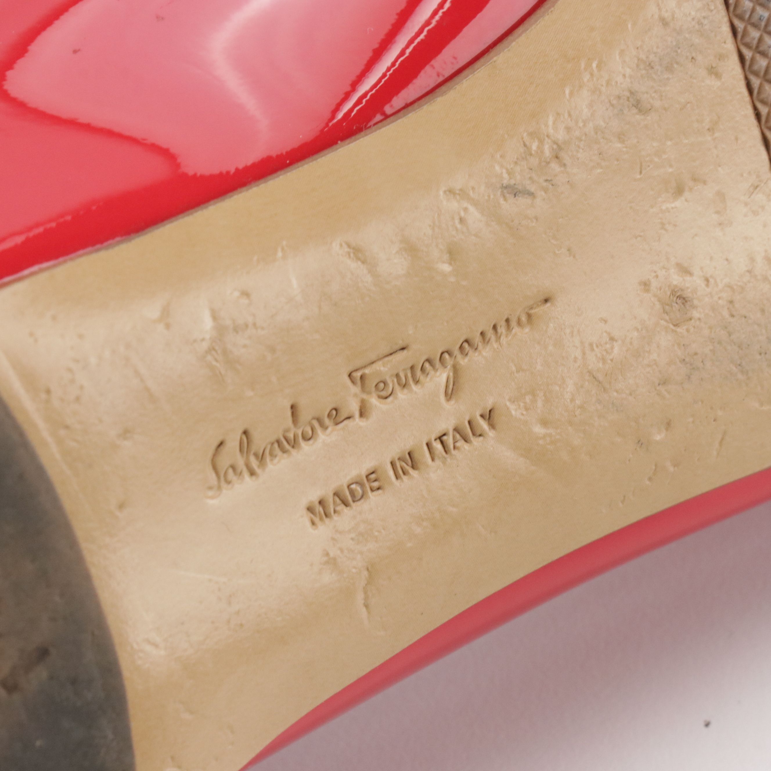 Salvatore Ferragamo Emy Flats in Pamplona Patent Leather with Box