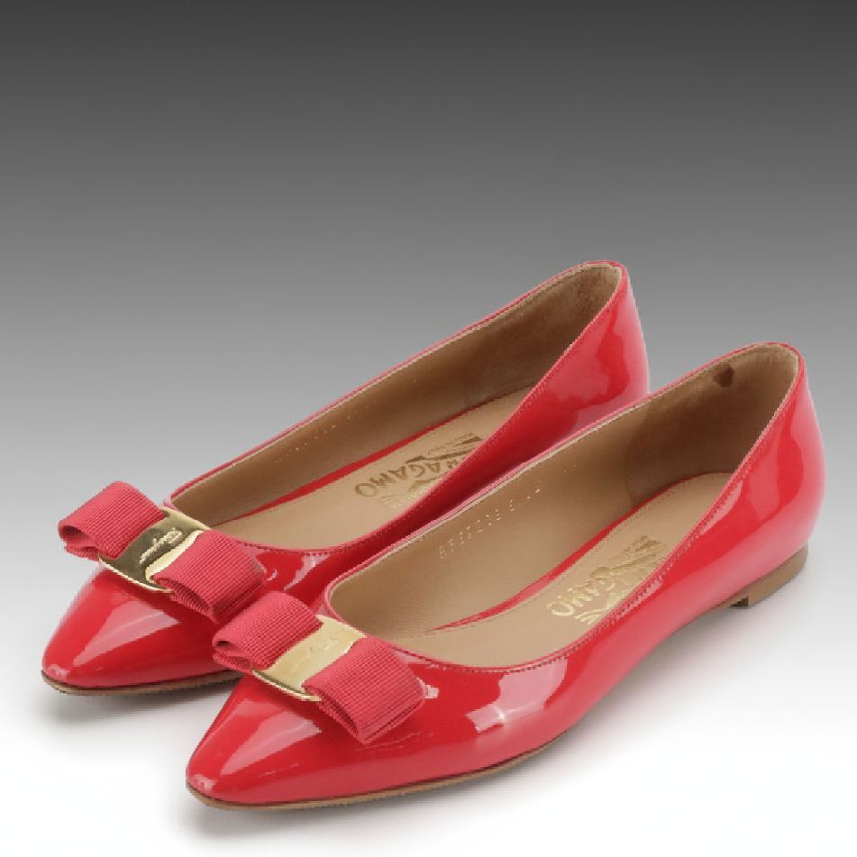 Salvatore Ferragamo Emy Flats in Pamplona Patent Leather with Box