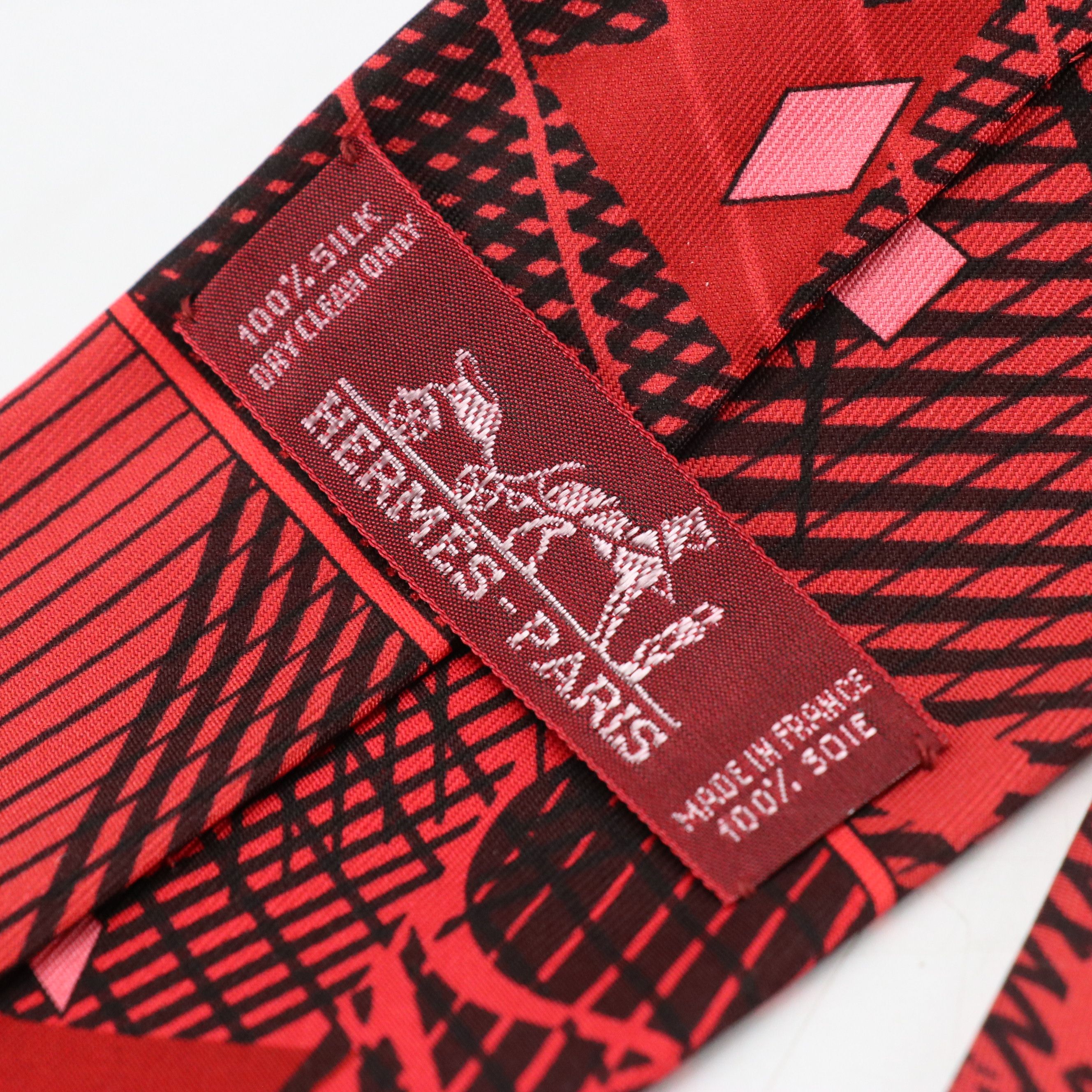 Hermès Scarf Necktie in Geometric Pattern Silk Twill with Gift Box