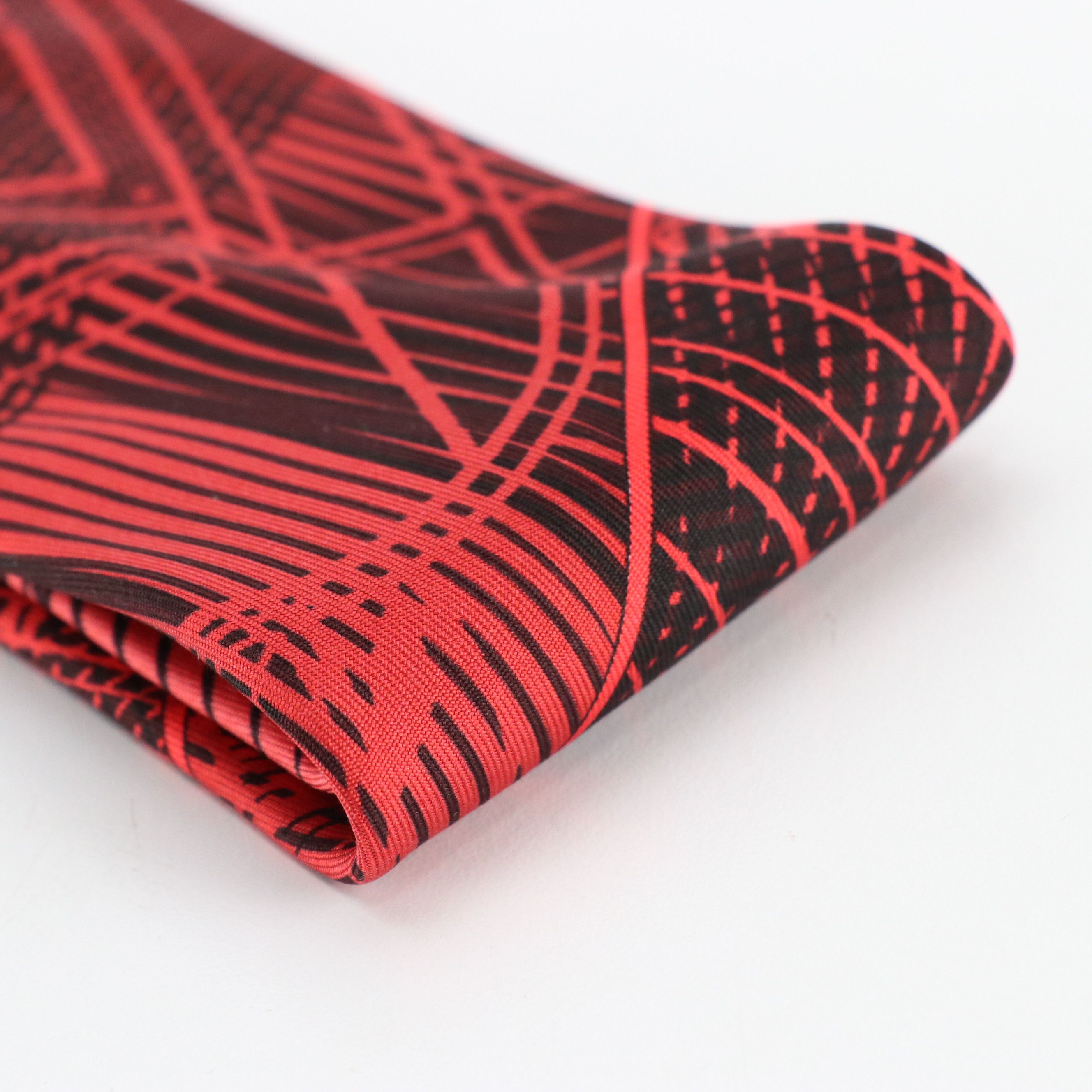 Hermès Scarf Necktie in Geometric Pattern Silk Twill with Gift Box