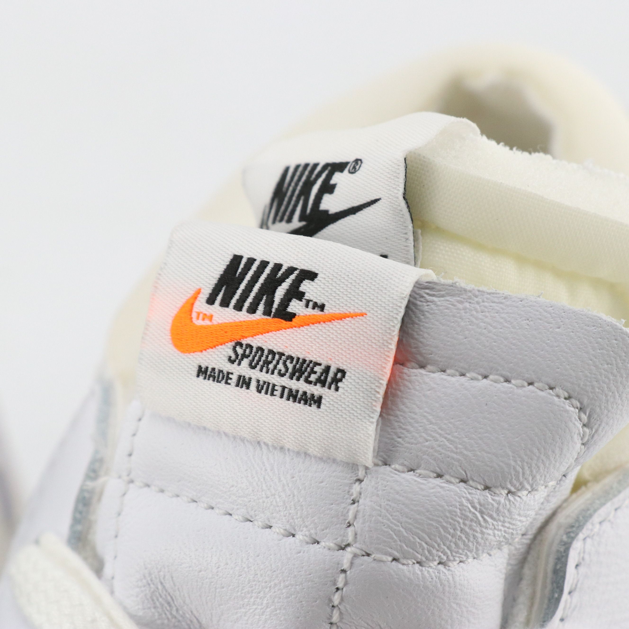 Nike x sacai Blazer Low DM6443-100 with Box