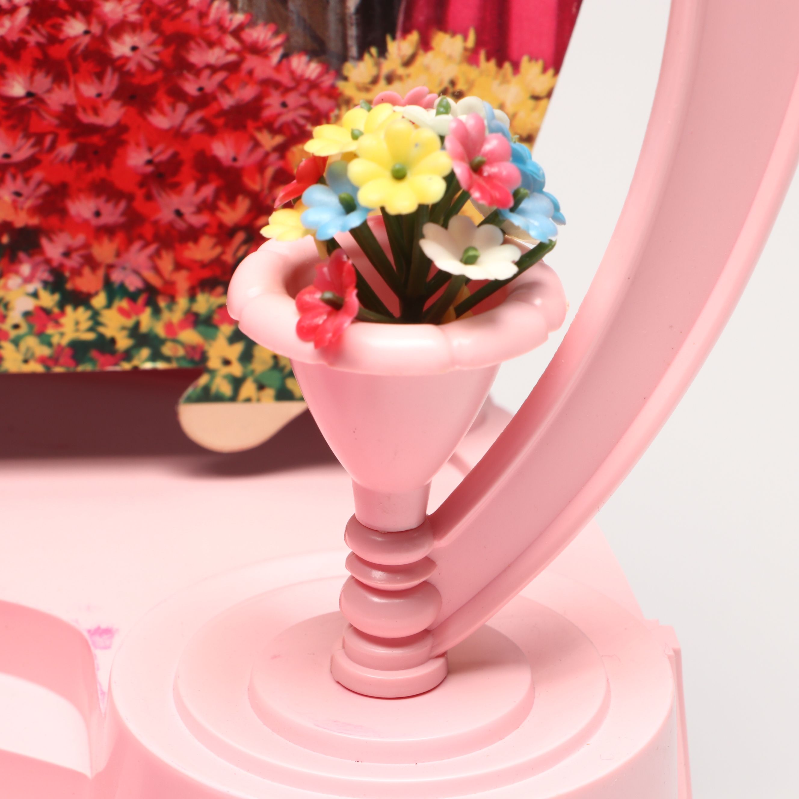 Topper "Dawn Beauty Pageant" Doll Runway Mechanical Playset