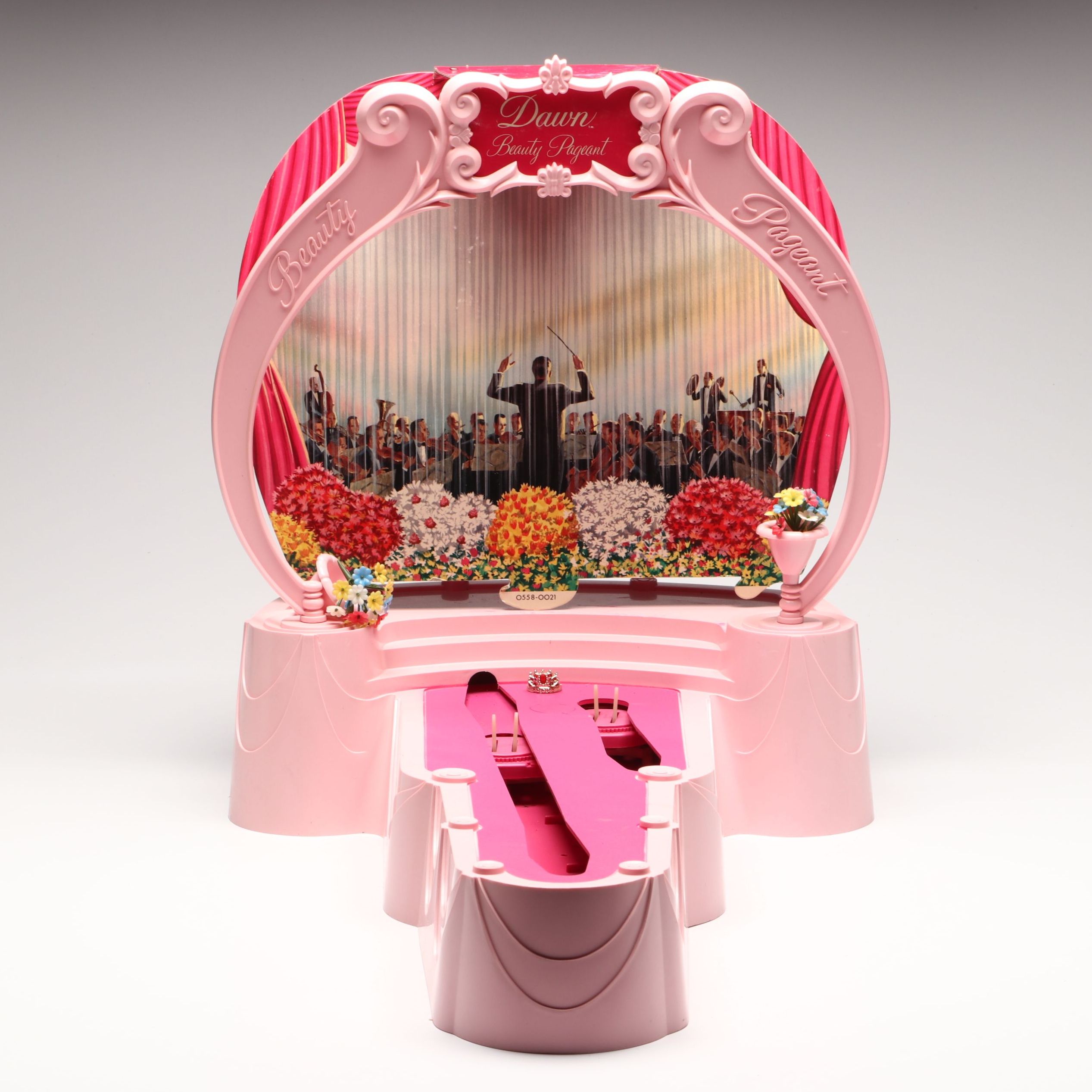 Topper "Dawn Beauty Pageant" Doll Runway Mechanical Playset