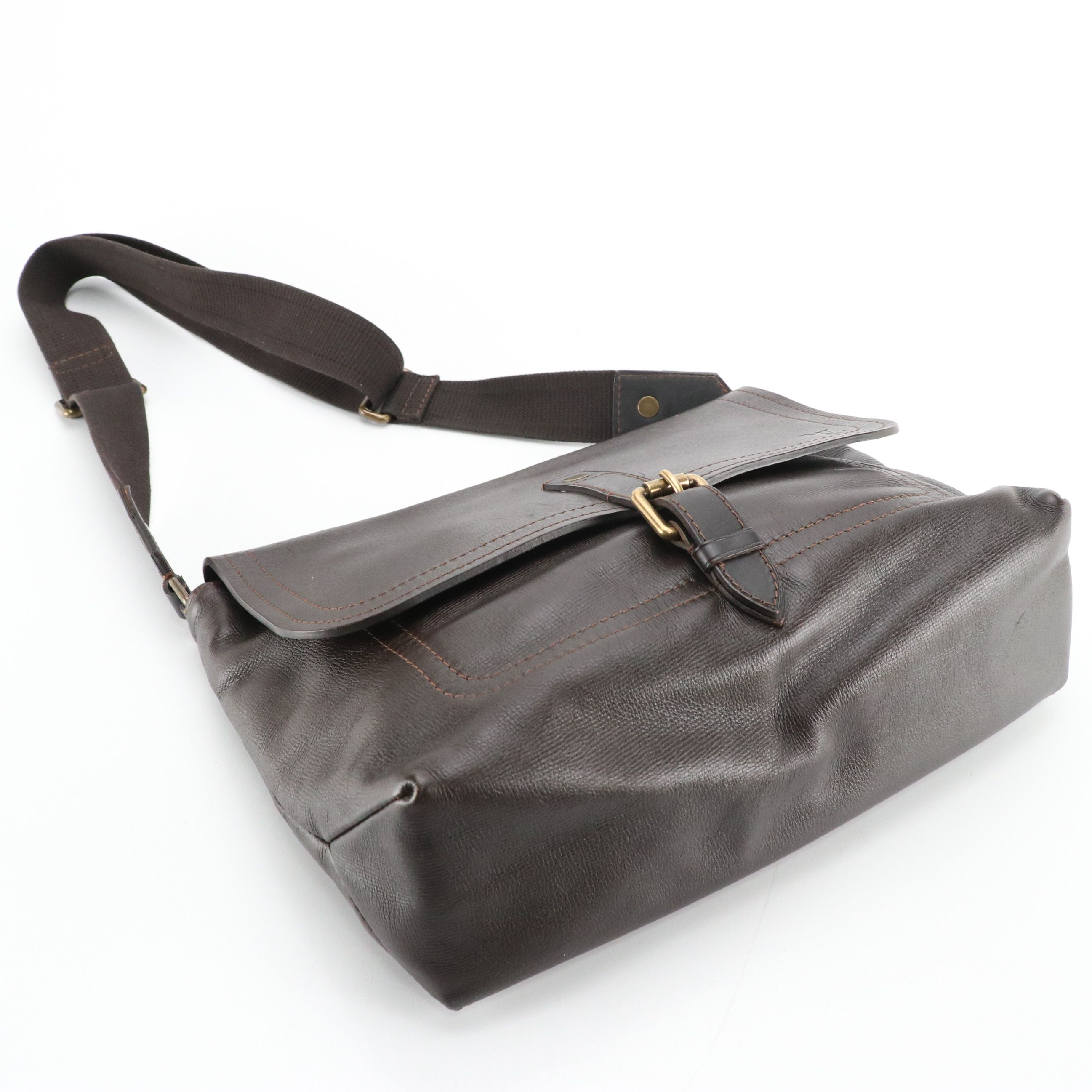 Louis Vuitton Omaha Messenger Bag in Coffee Brown Utah Leather