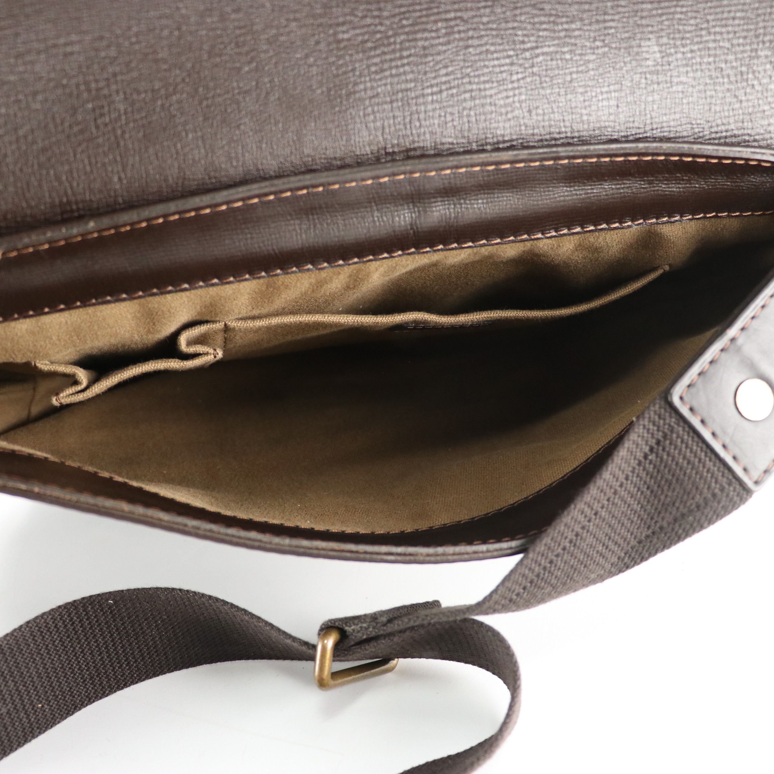 Louis Vuitton Omaha Messenger Bag in Coffee Brown Utah Leather