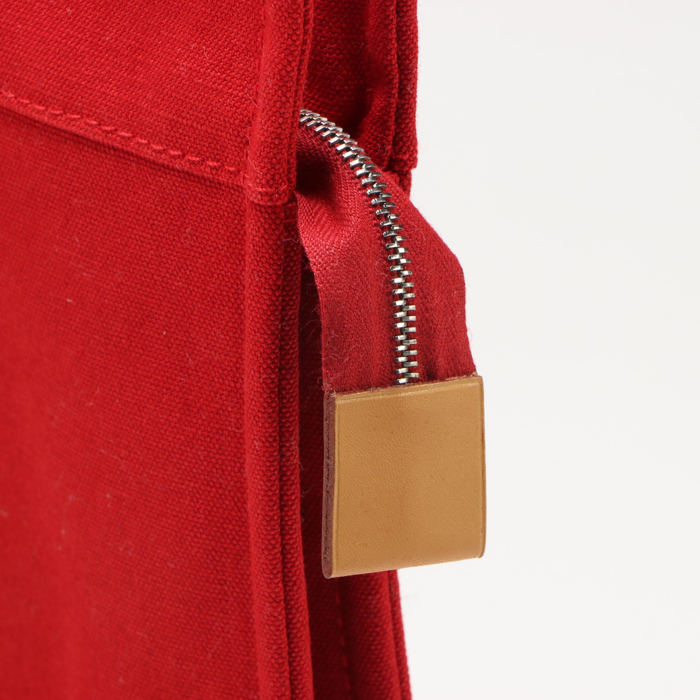 Hermès Clutch Bag in Red Canvas