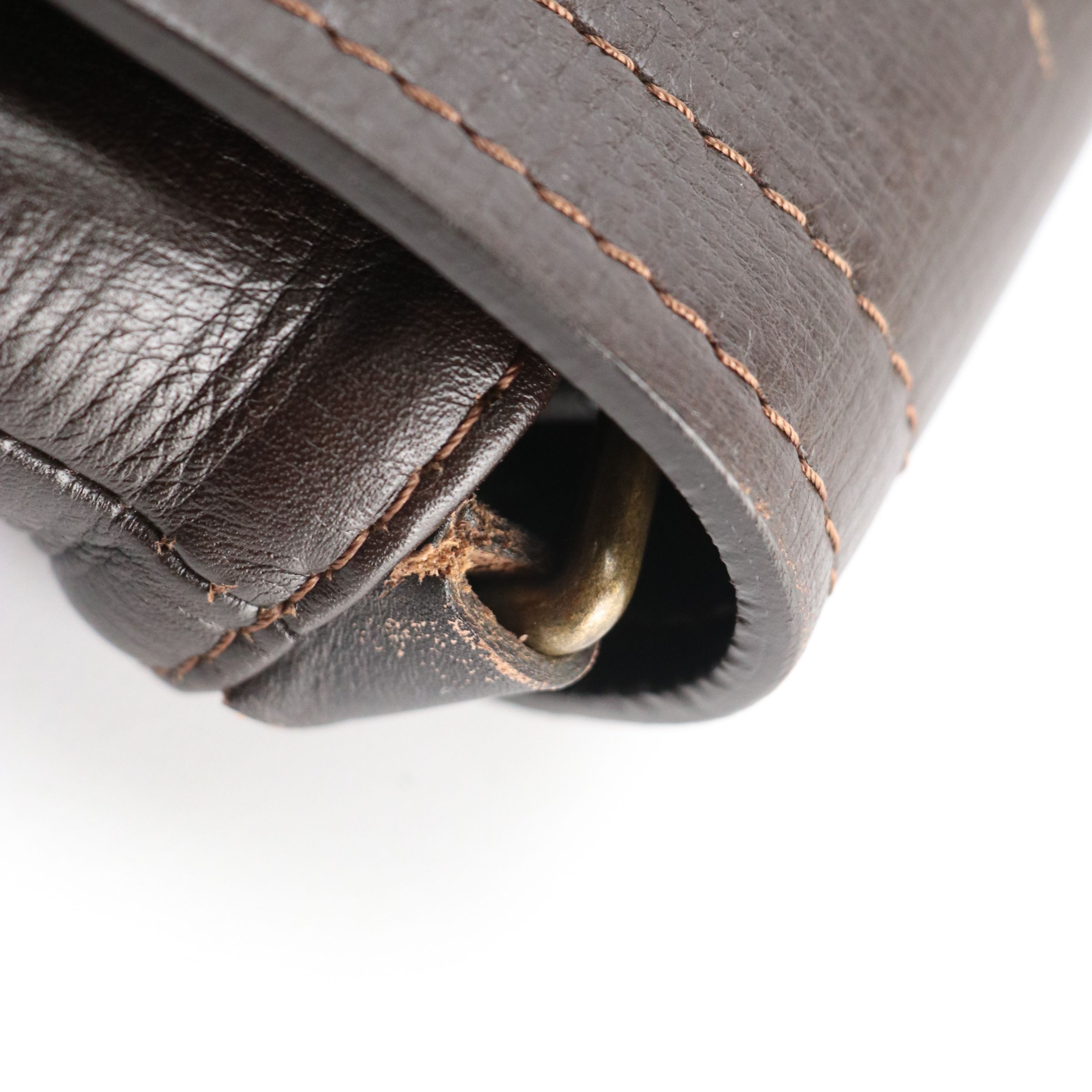 Louis Vuitton Omaha Messenger Bag in Coffee Brown Utah Leather