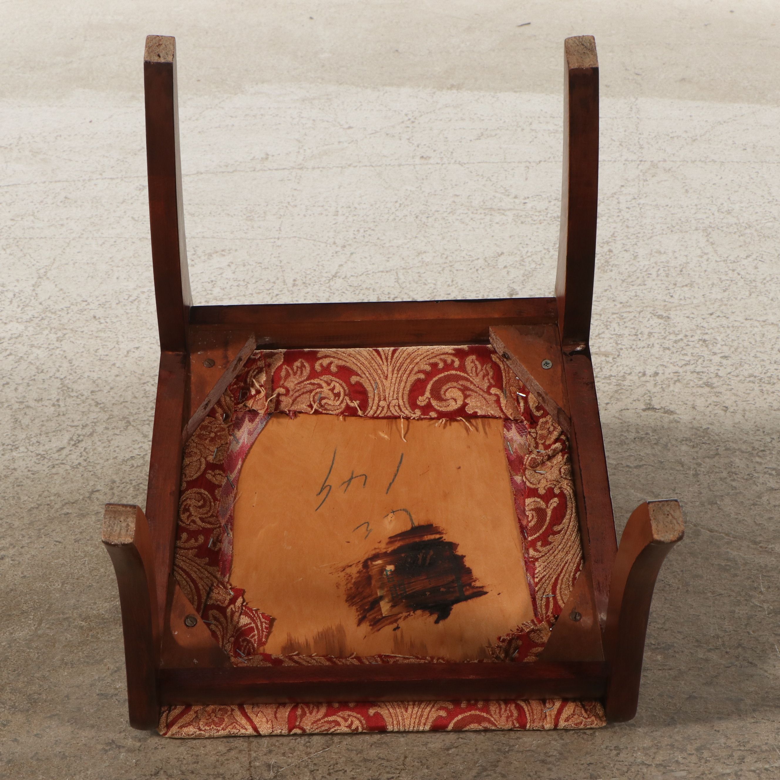 Set of Four Duncan Phyfe Style Carved Mahogany Finish Ribbon Back Chairs