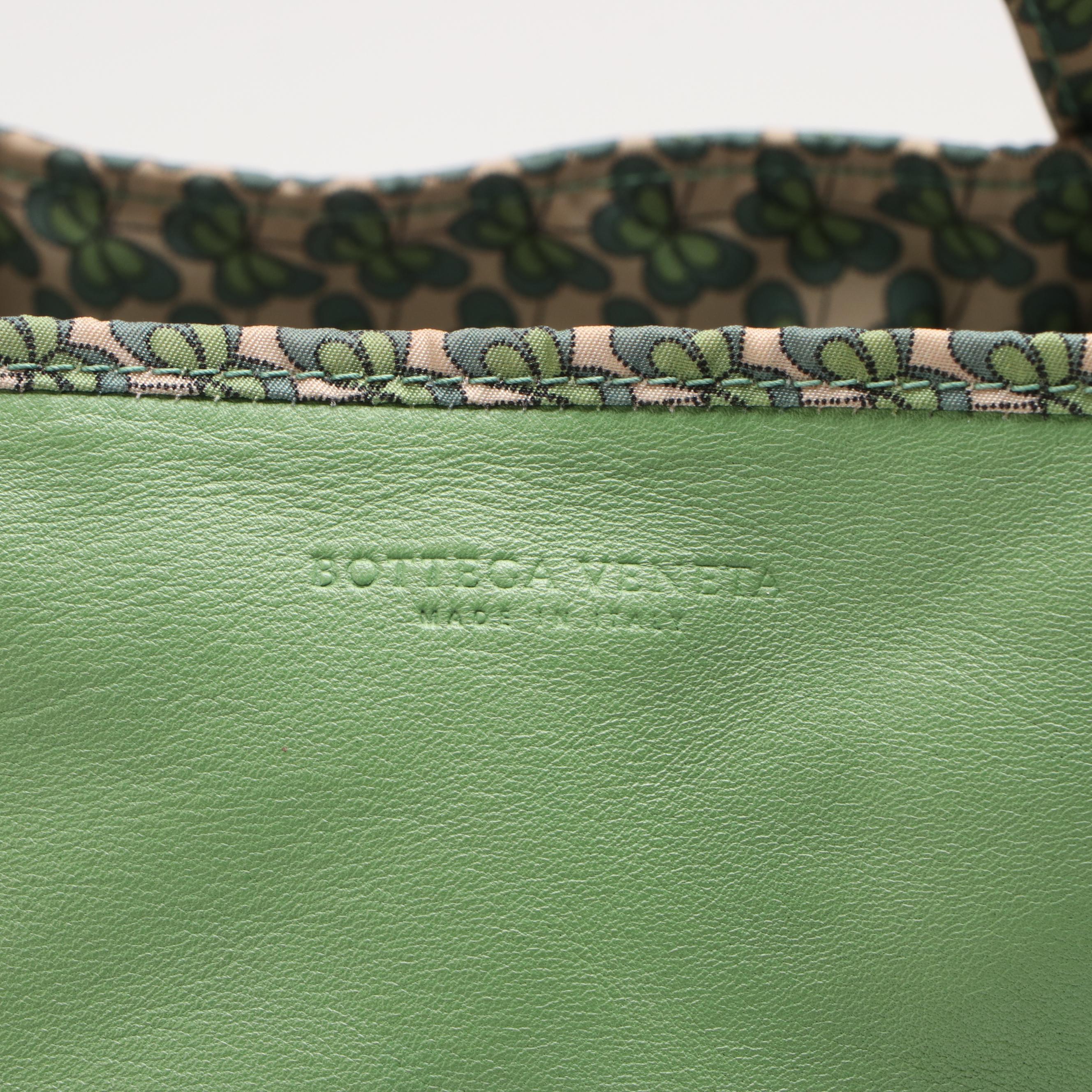 Bottega Veneta Reversible Tote in Green Leather