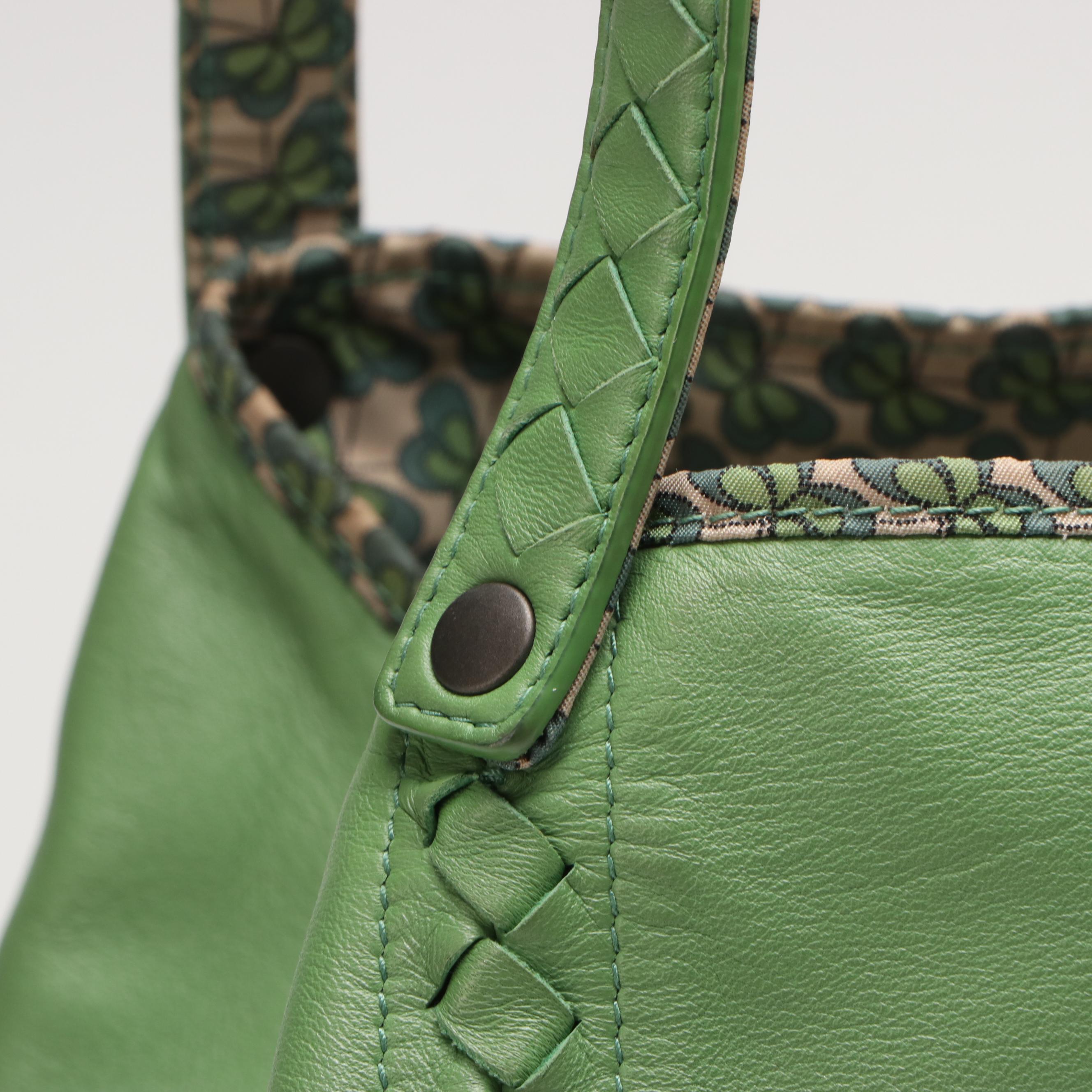 Bottega Veneta Reversible Tote in Green Leather