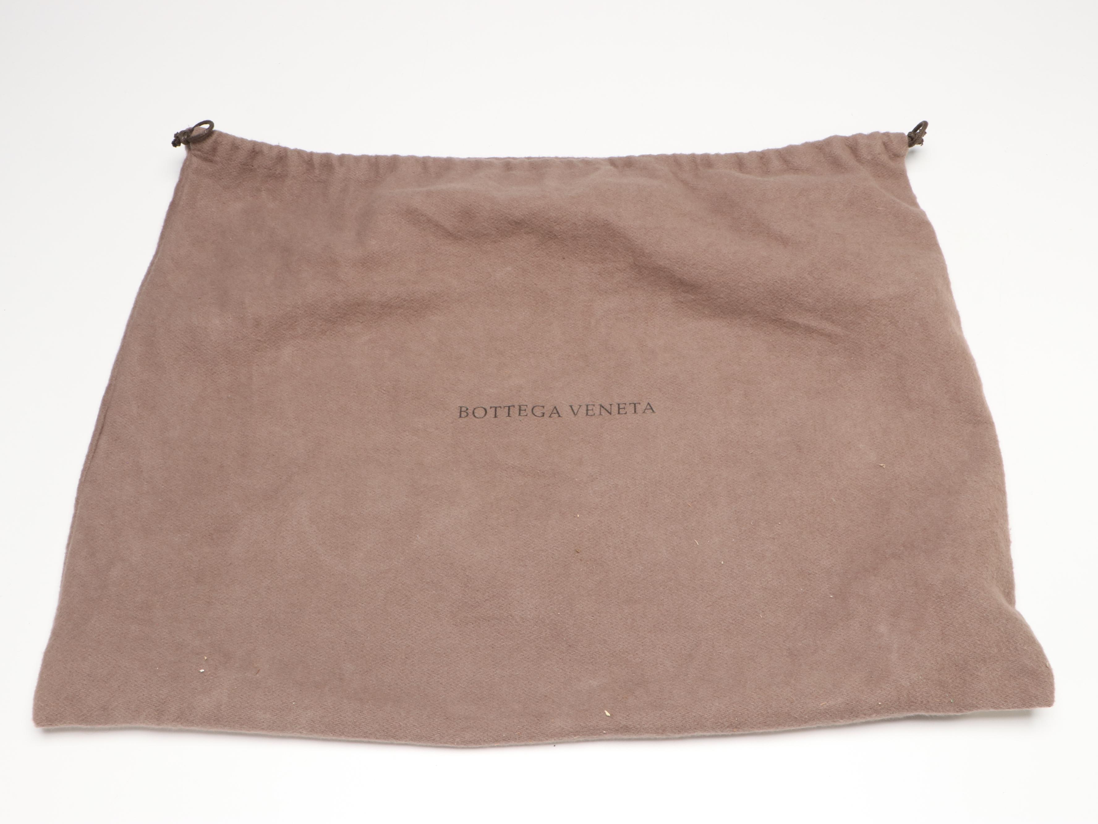 Bottega Veneta Reversible Tote in Green Leather