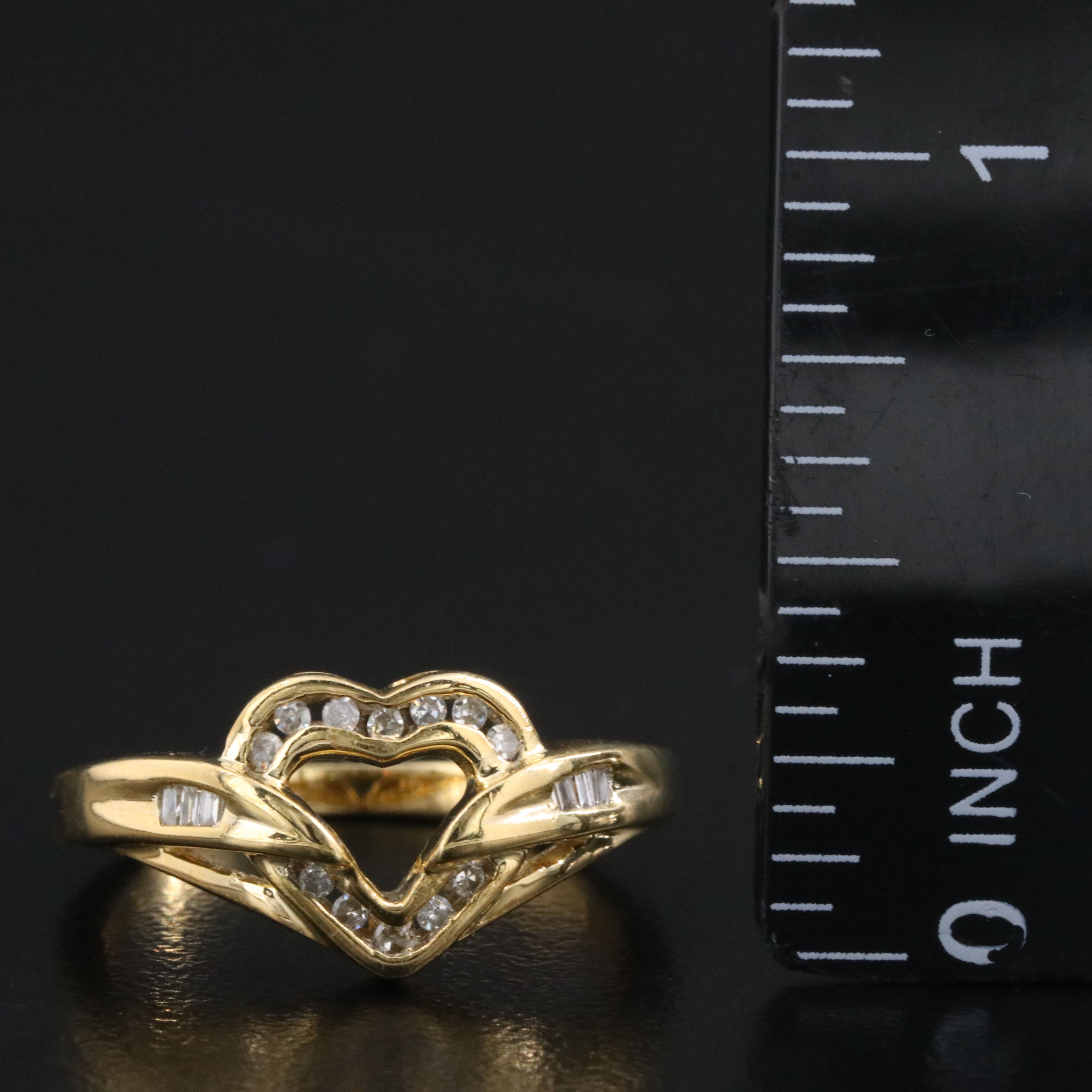10K 0.12 CTW Diamond Heart Ring