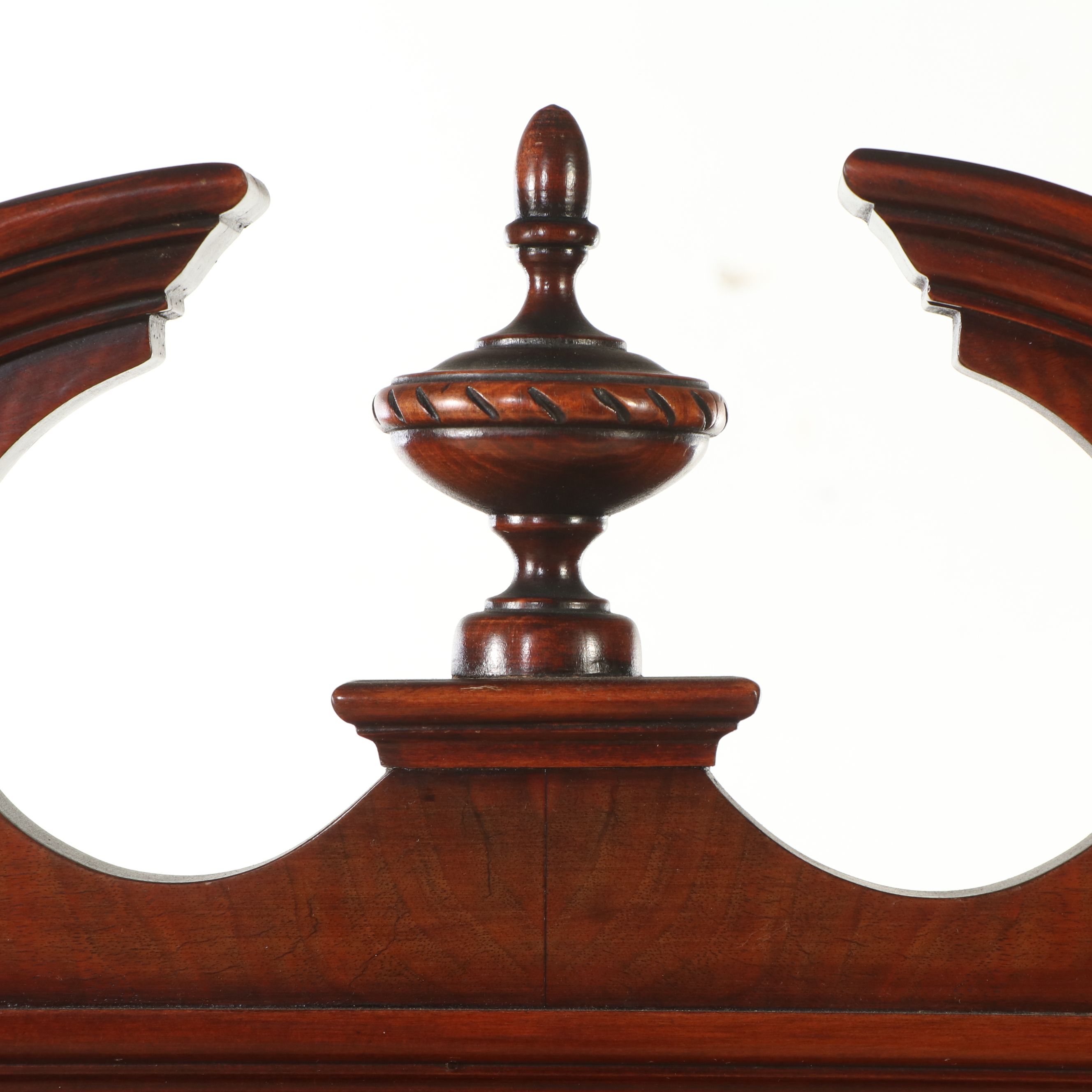 Hepplewhite Mahogany China Cabinet, Early to Mid-20th Century