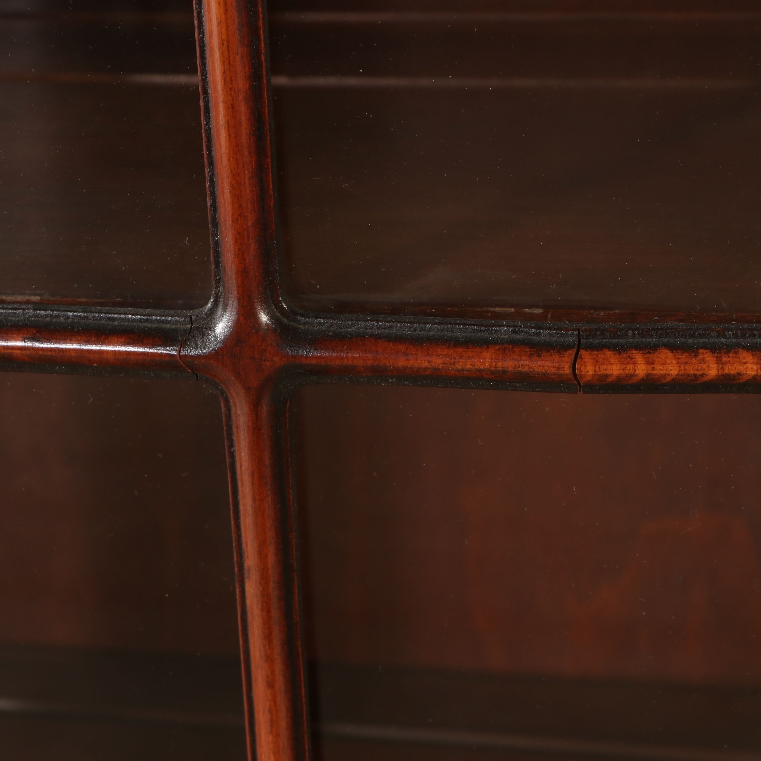 Hepplewhite Mahogany China Cabinet, Early to Mid-20th Century