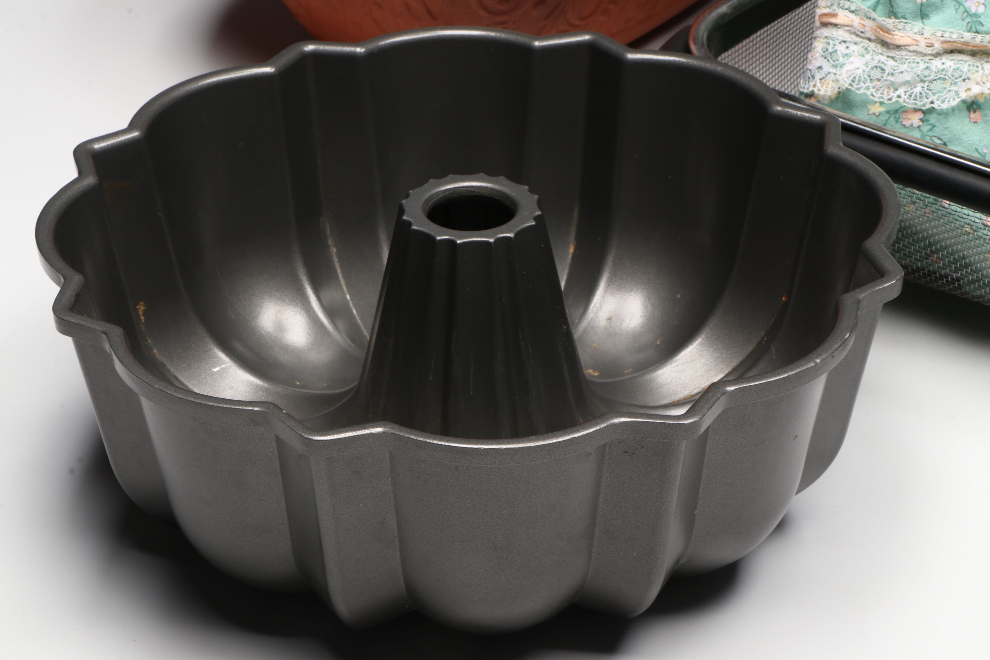 The Pampered Chef Stoneware Muffin Pan with Romertopf Clay Baking Dish and More