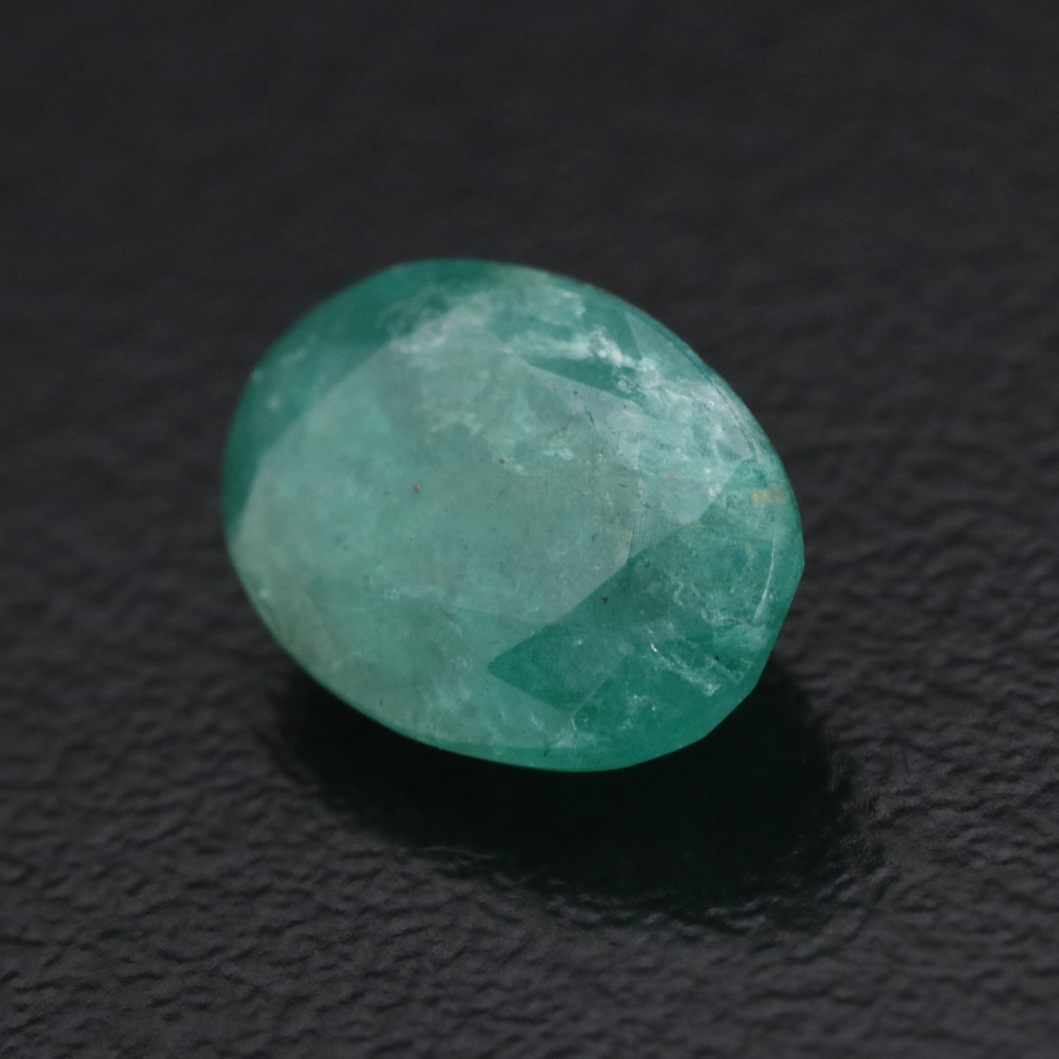 Loose 2.70 CT Emerald