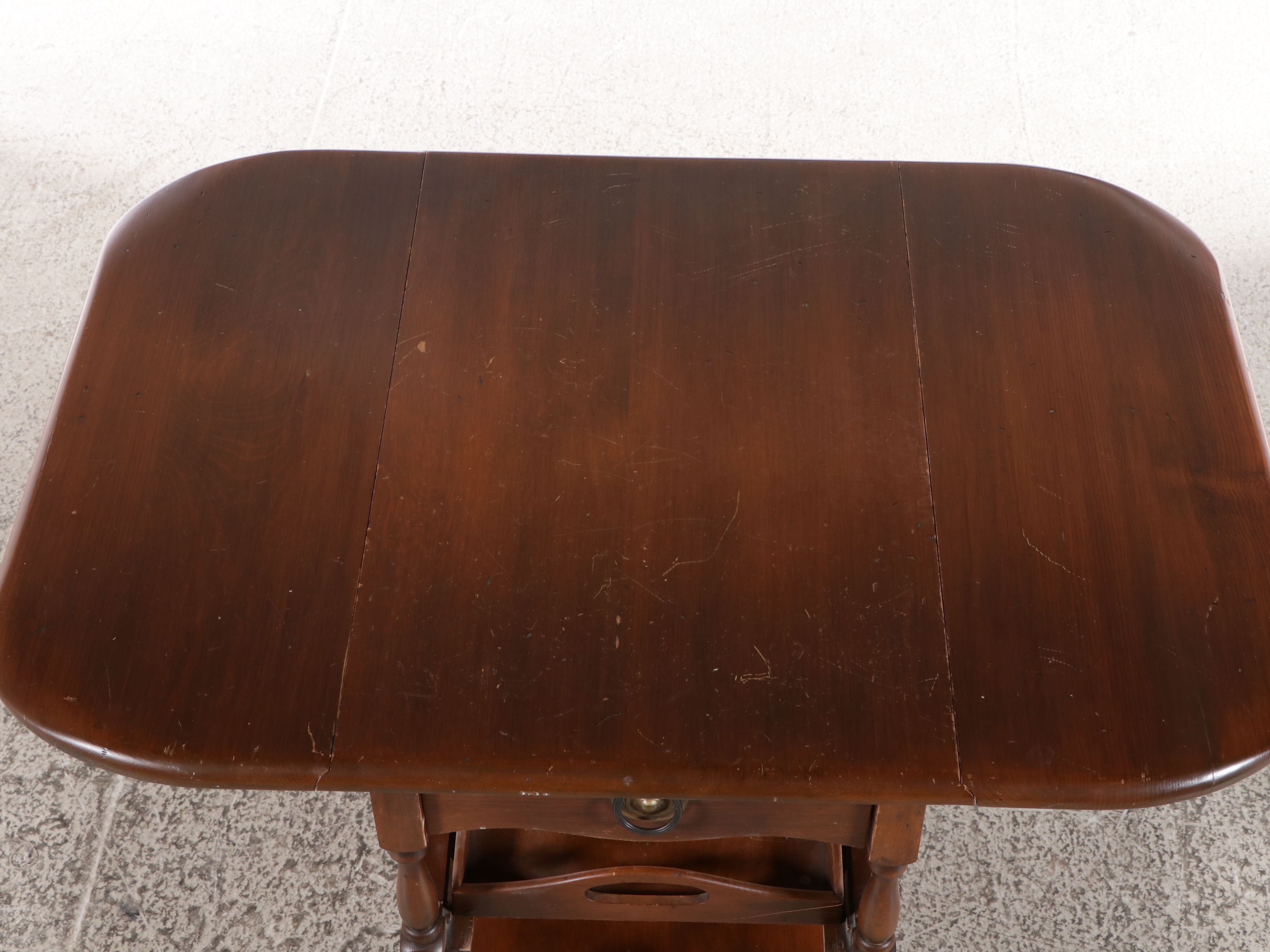 Walnut Colonial Revival Drop-Leaf Tea Cart with Tray Shelf, Late 20th Century