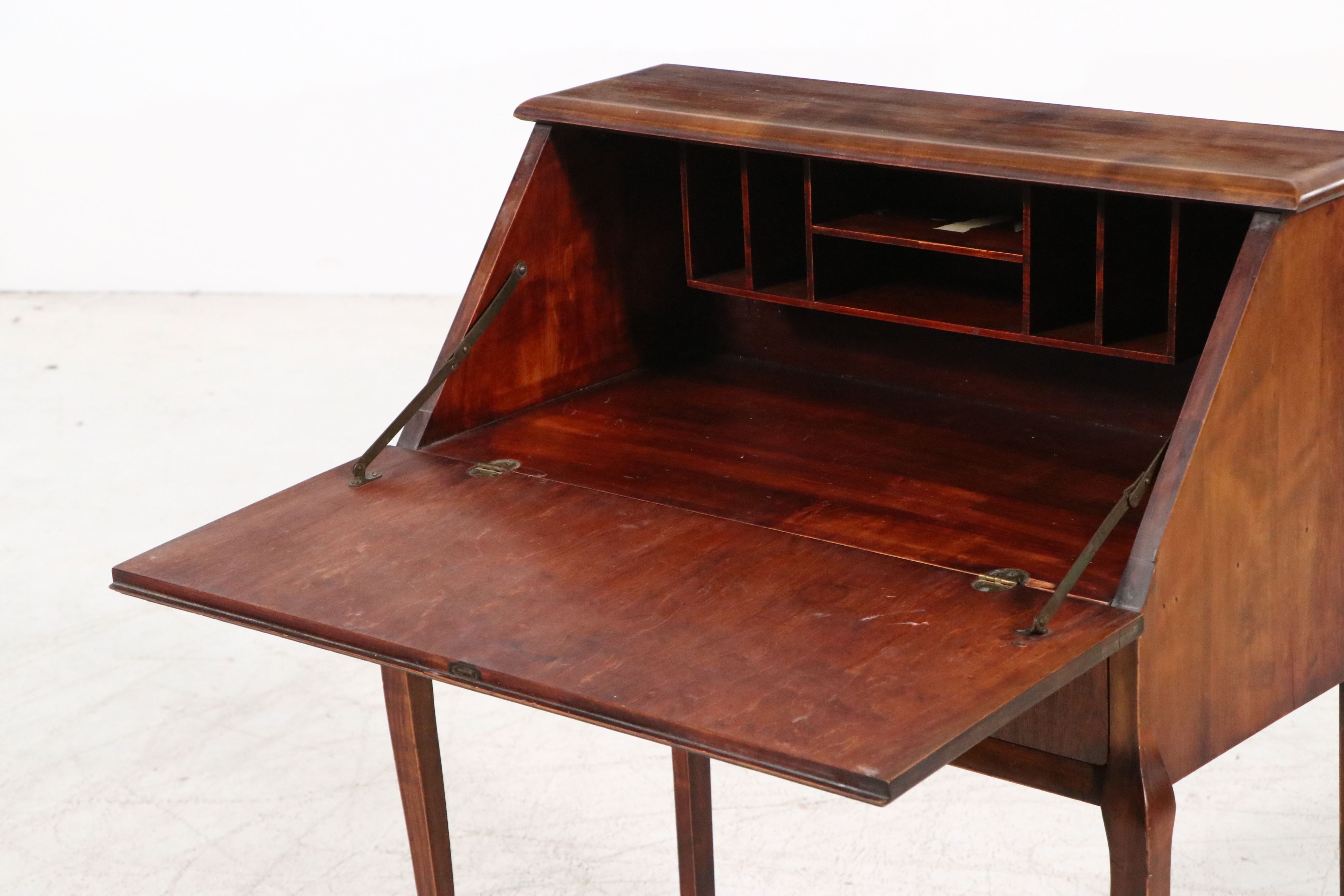 Queen Anne Style Mahogany Finish Drop-Front Desk, Early 20th Century