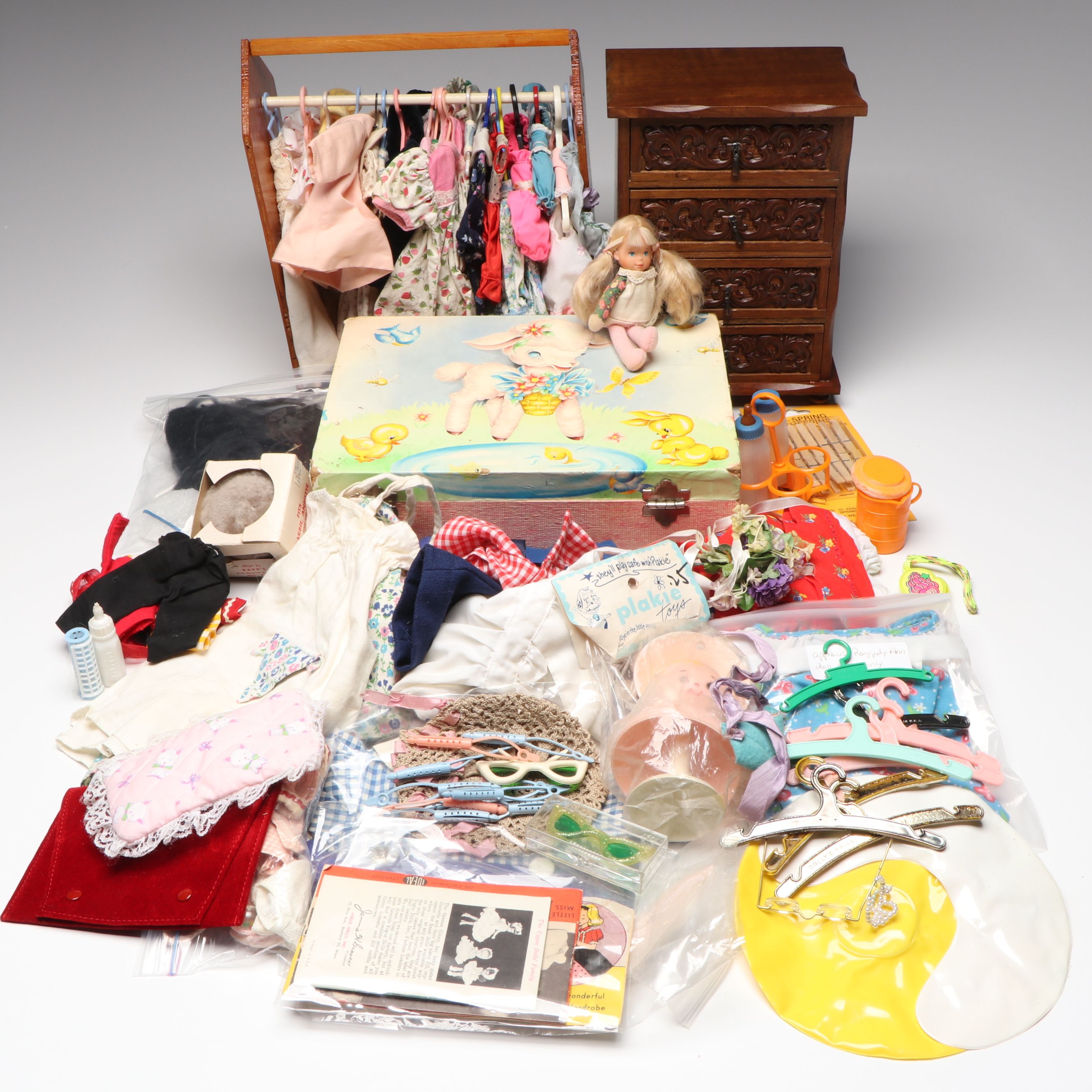 Royal Sealy Doll Dresser Music Box with Mattel and Other Dolls and Accessories