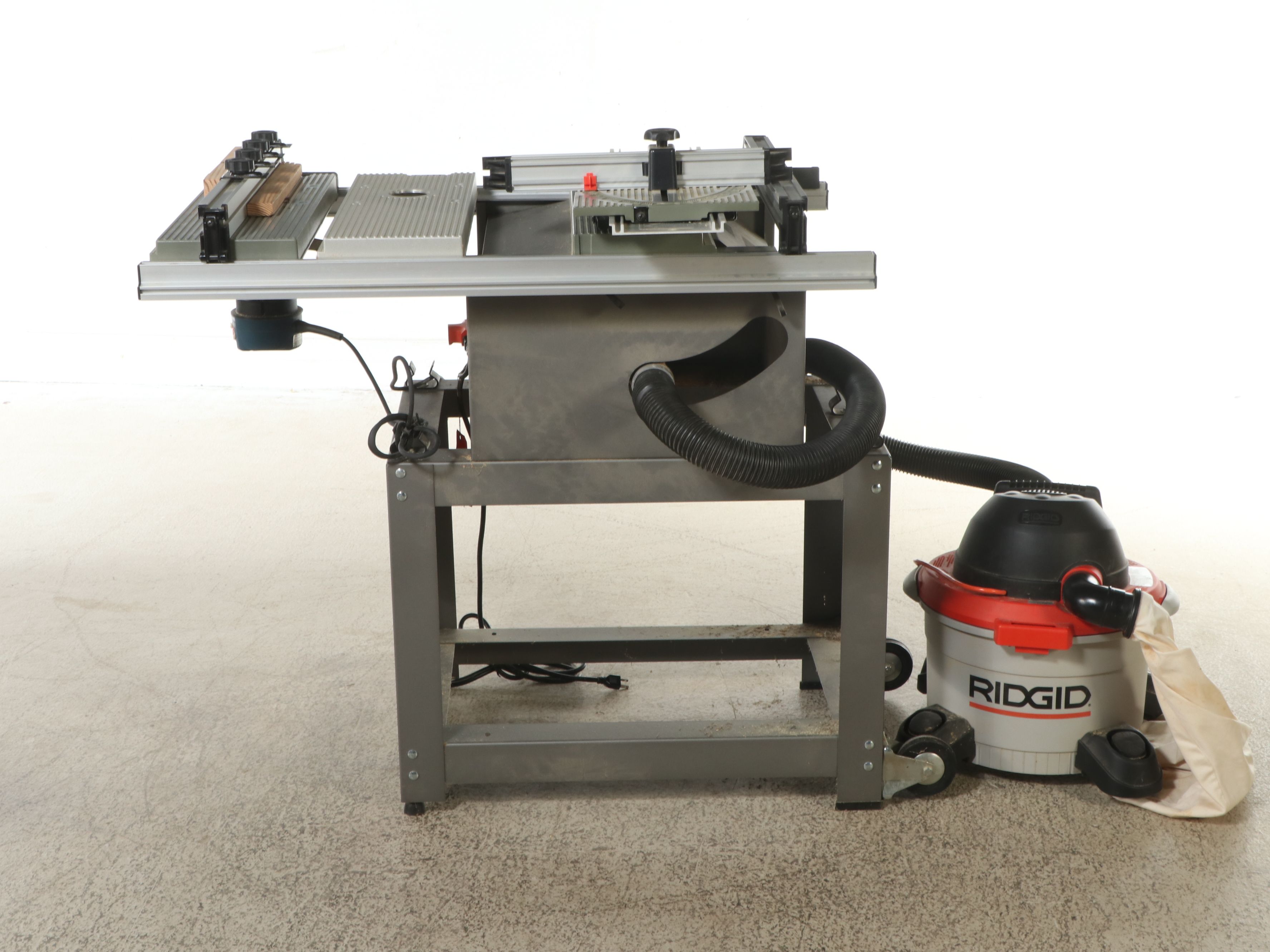 Ryobi BT3000 10" Table Saw with Accessories